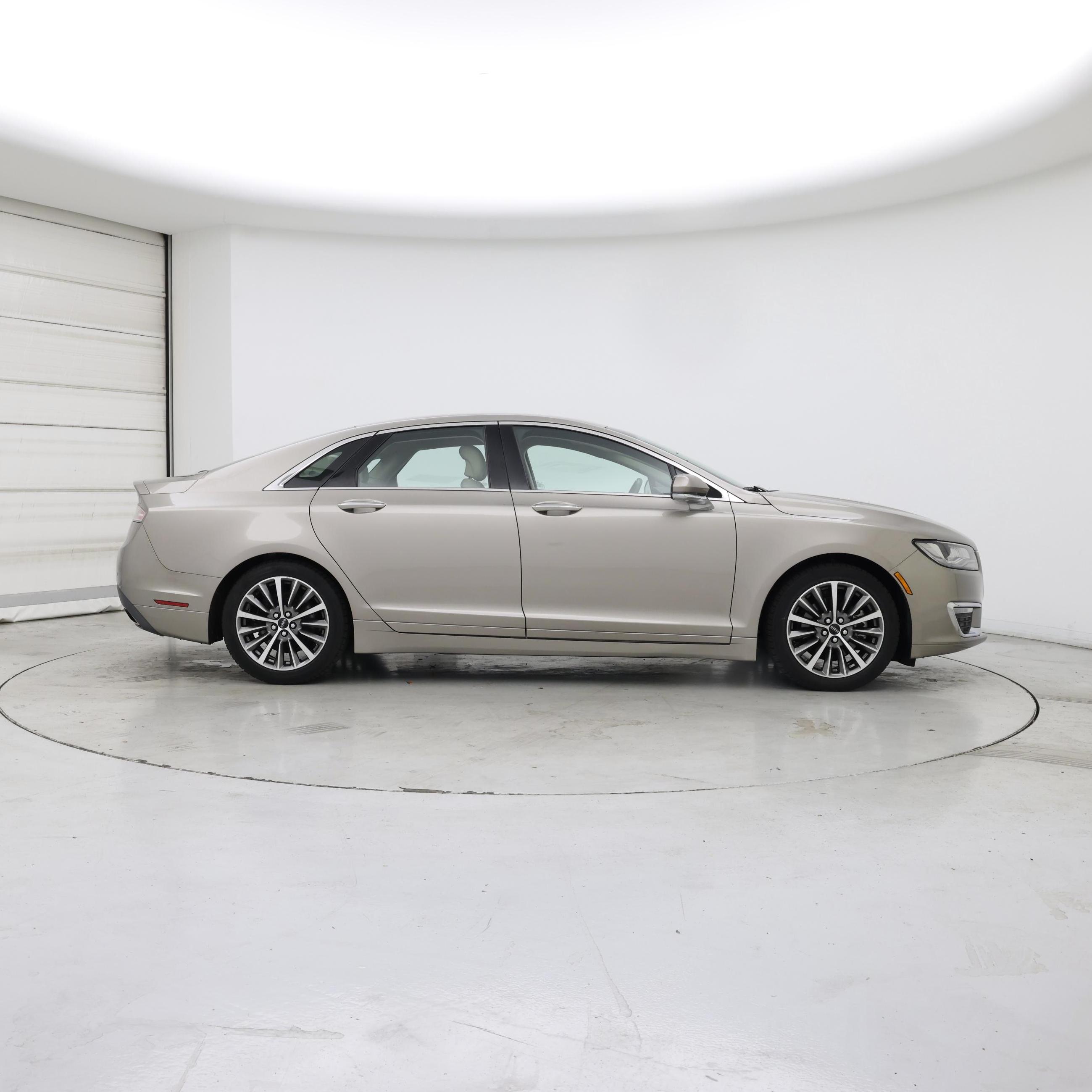 Thumbnail: 2019 Lincoln MKZ - 7