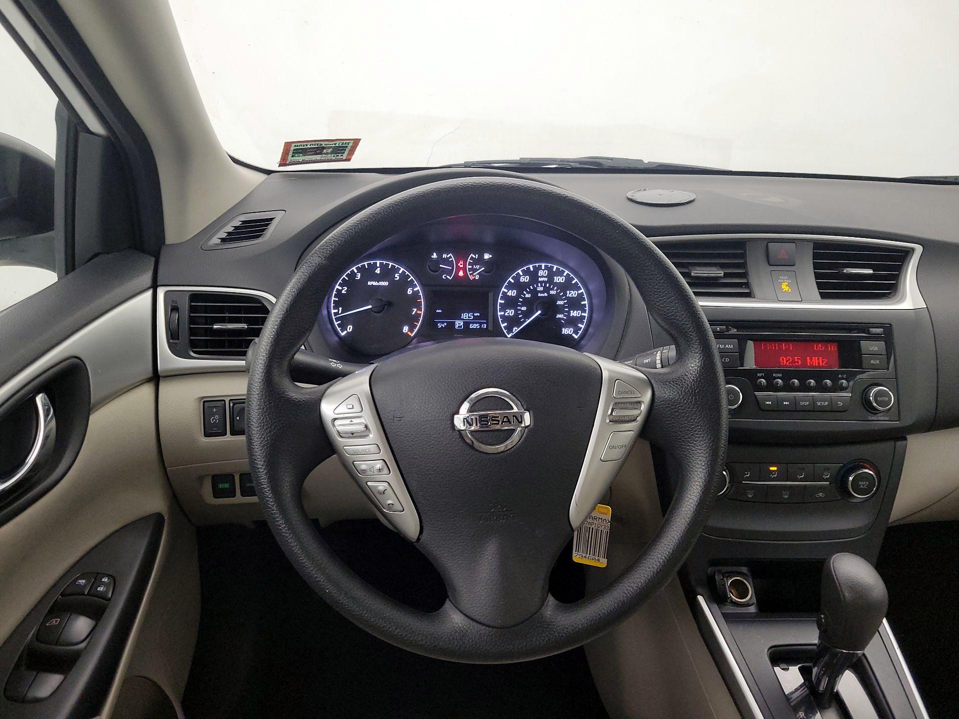 Thumbnail: 2016 Nissan Sentra - 10