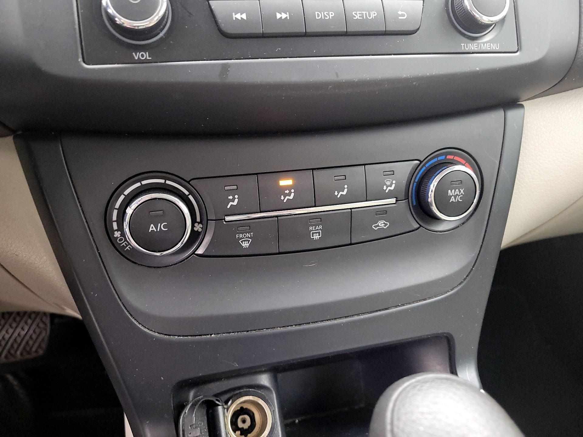 Thumbnail: 2016 Nissan Sentra - 15