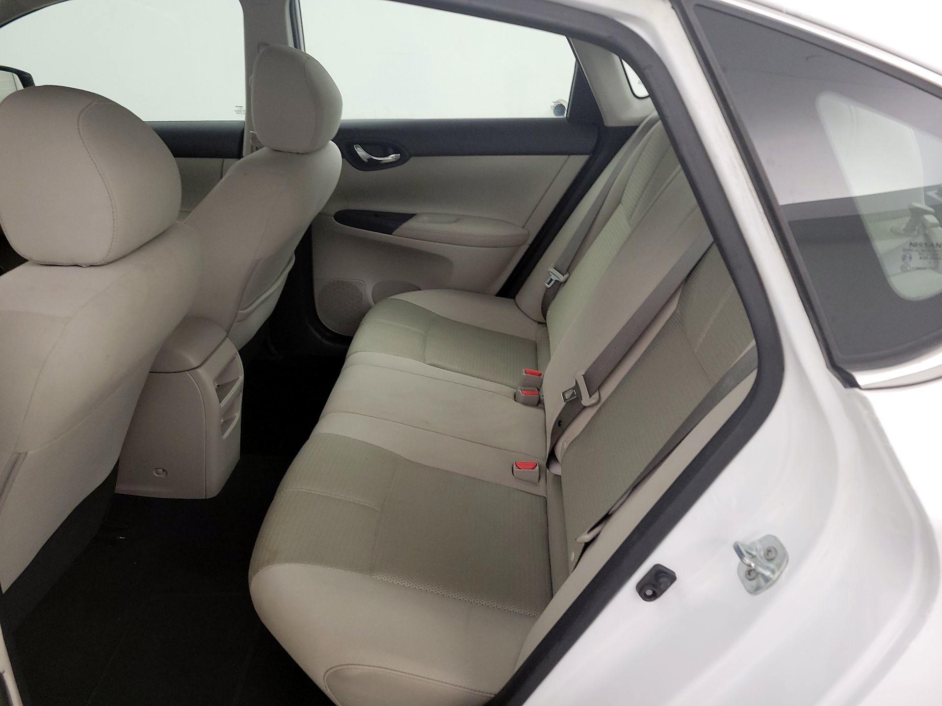 Thumbnail: 2016 Nissan Sentra - 18