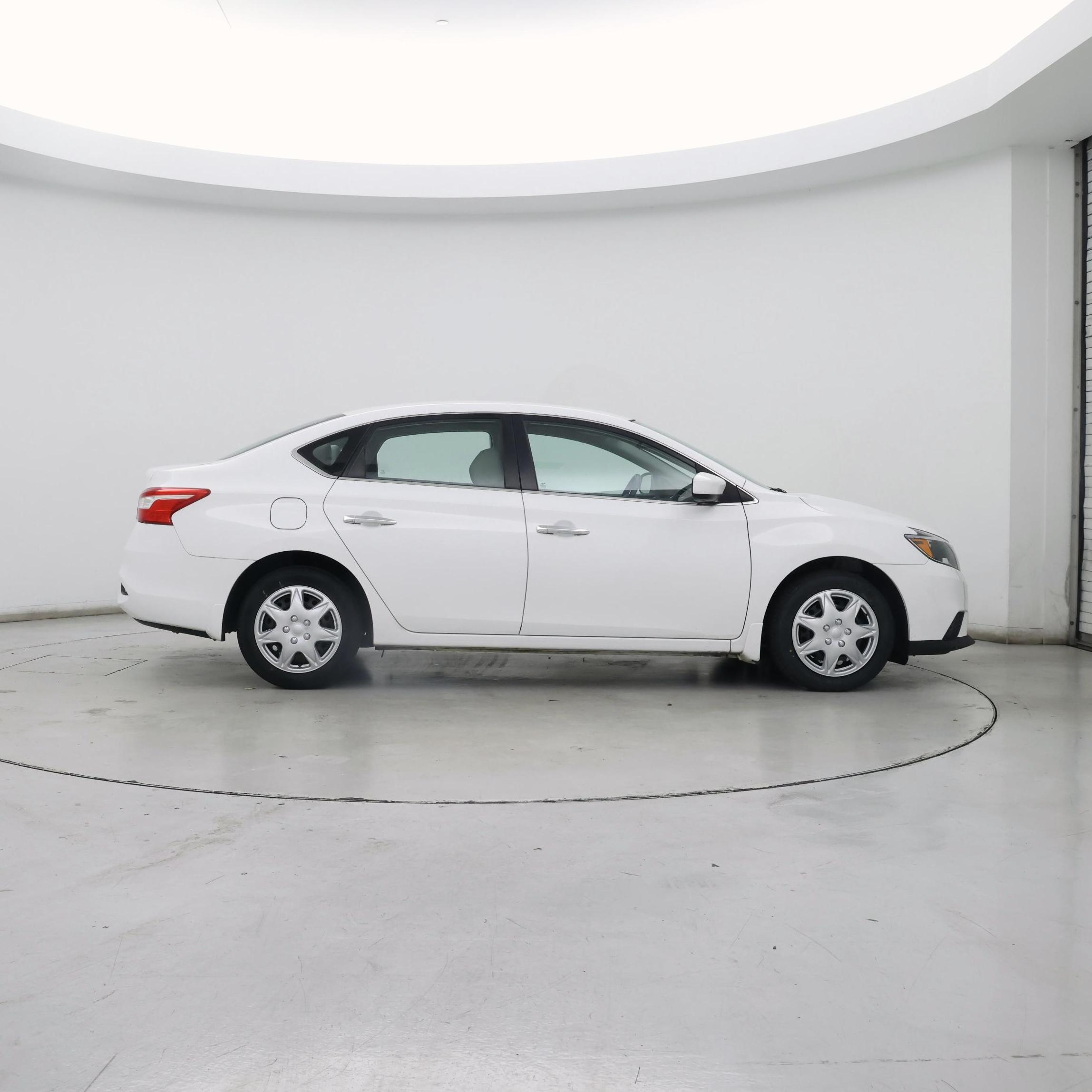 Thumbnail: 2016 Nissan Sentra - 7