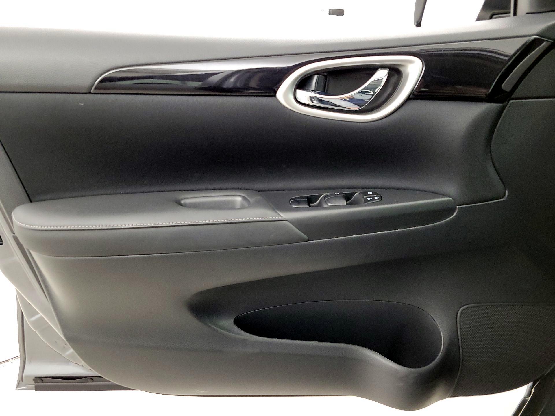 Thumbnail: 2018 Nissan Sentra - 12