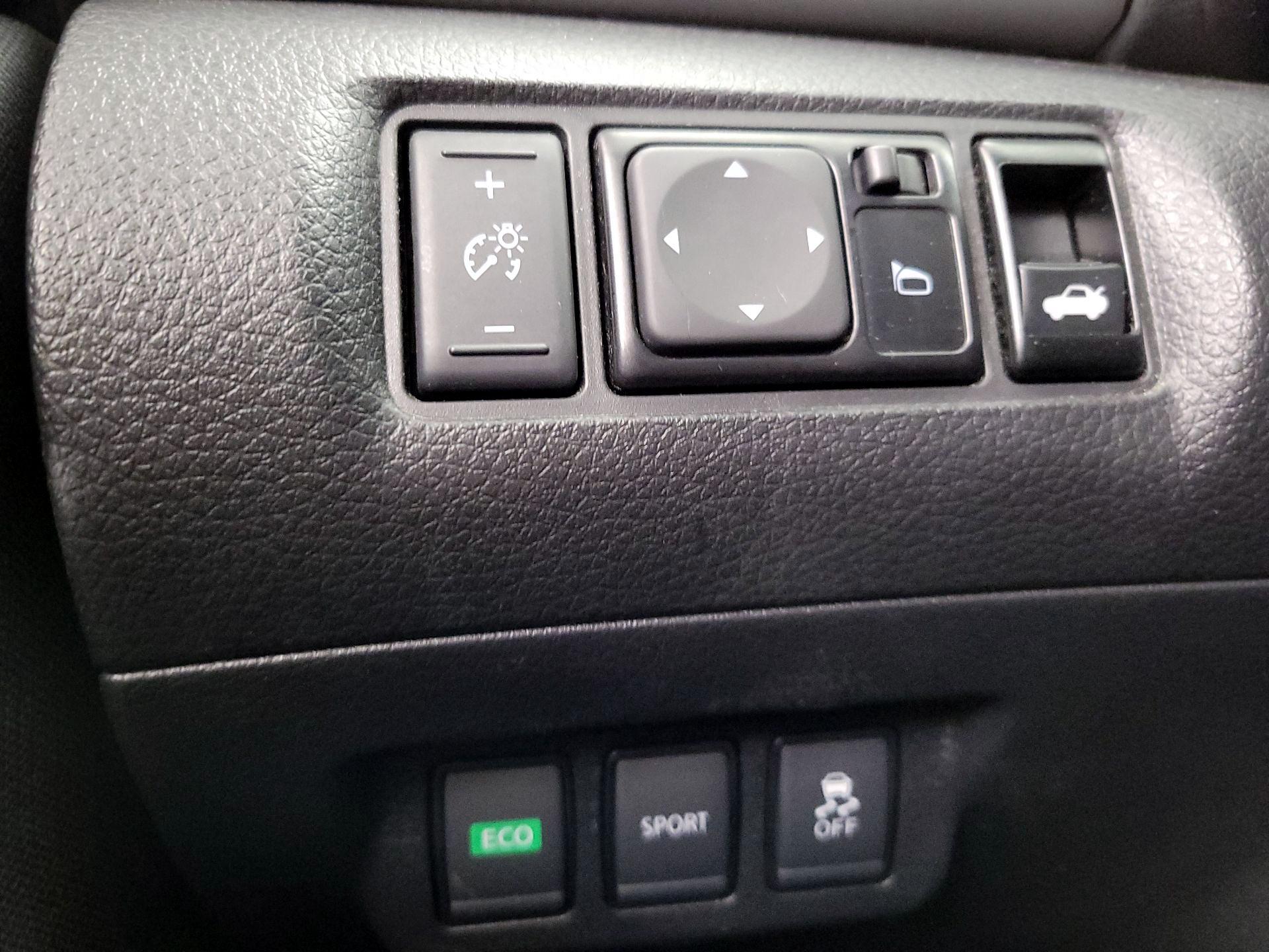 Thumbnail: 2018 Nissan Sentra - 13