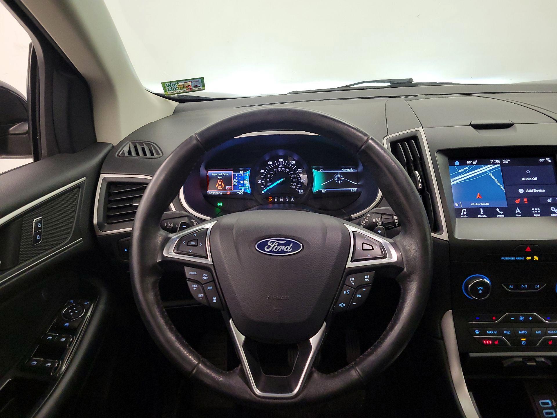 Thumbnail: 2019 Ford Edge - 10