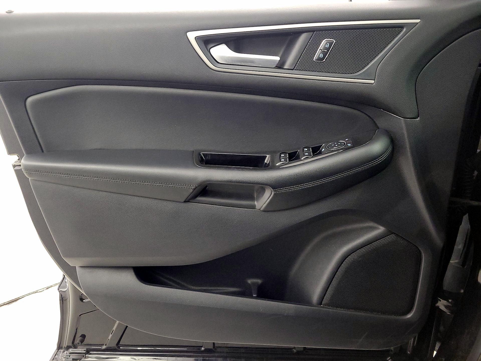 Thumbnail: 2019 Ford Edge - 12