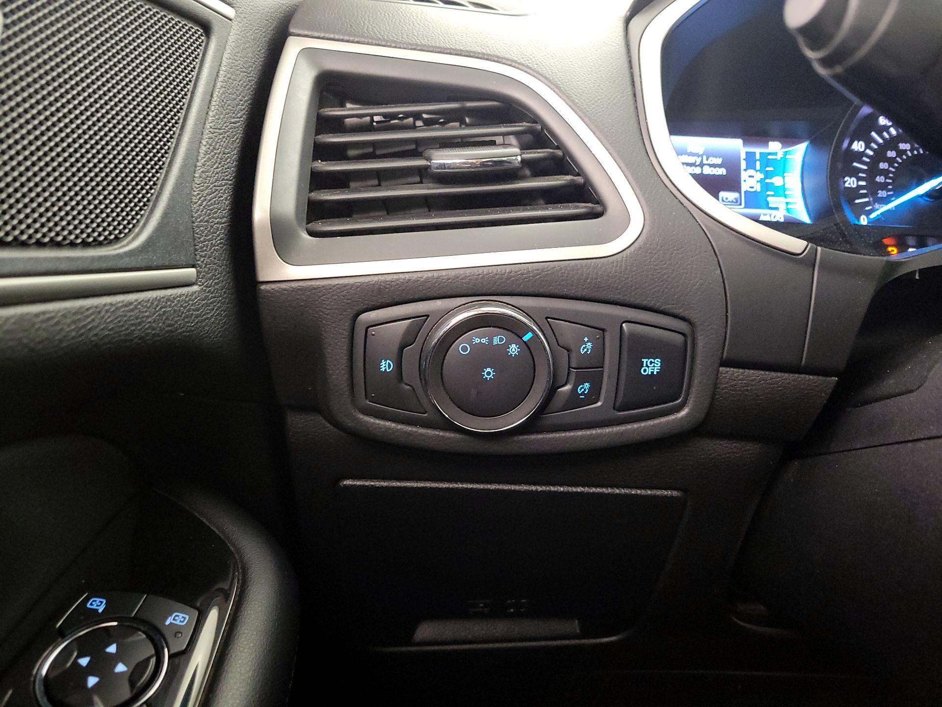 Thumbnail: 2019 Ford Edge - 13