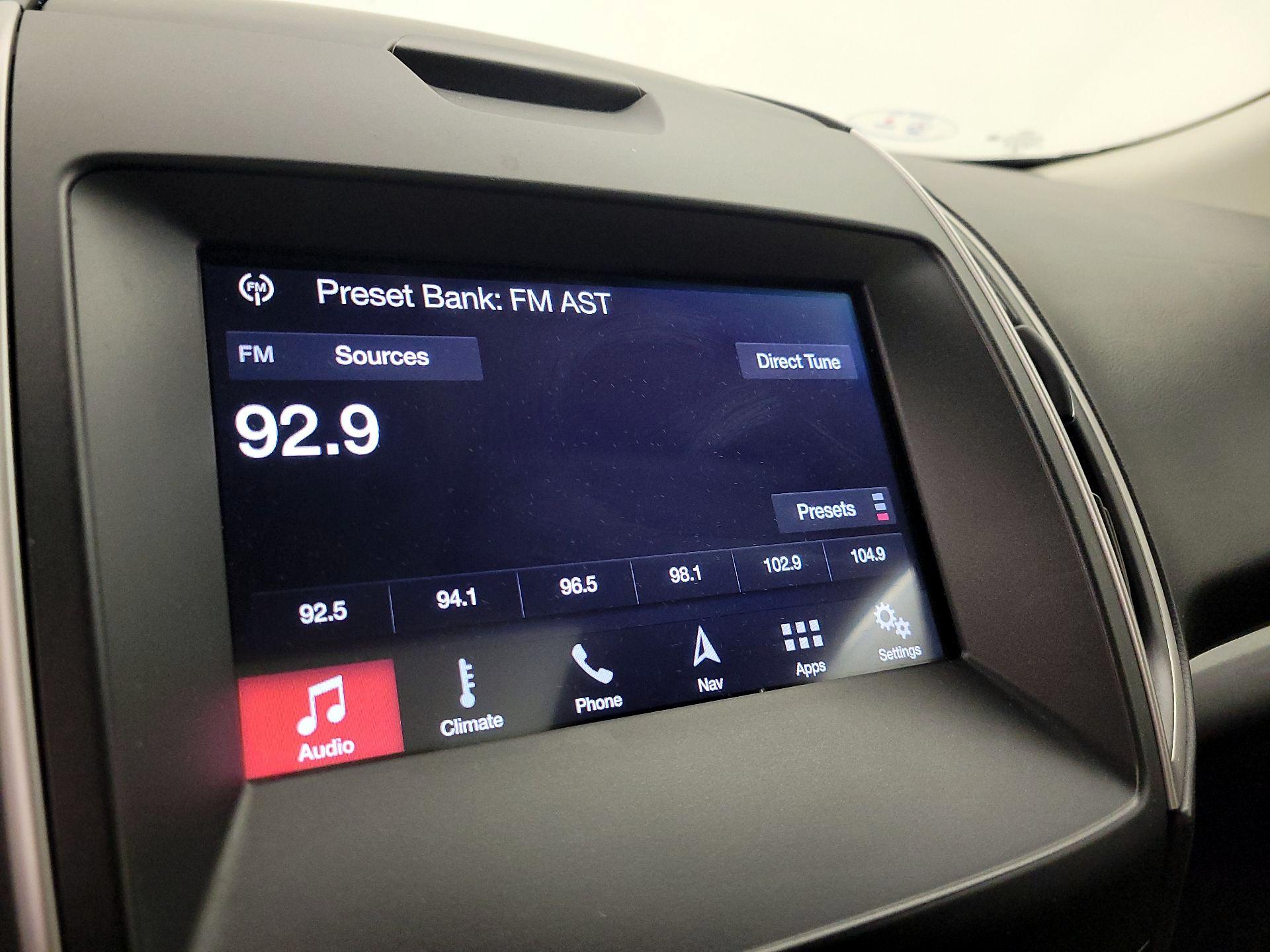 Thumbnail: 2019 Ford Edge - 16