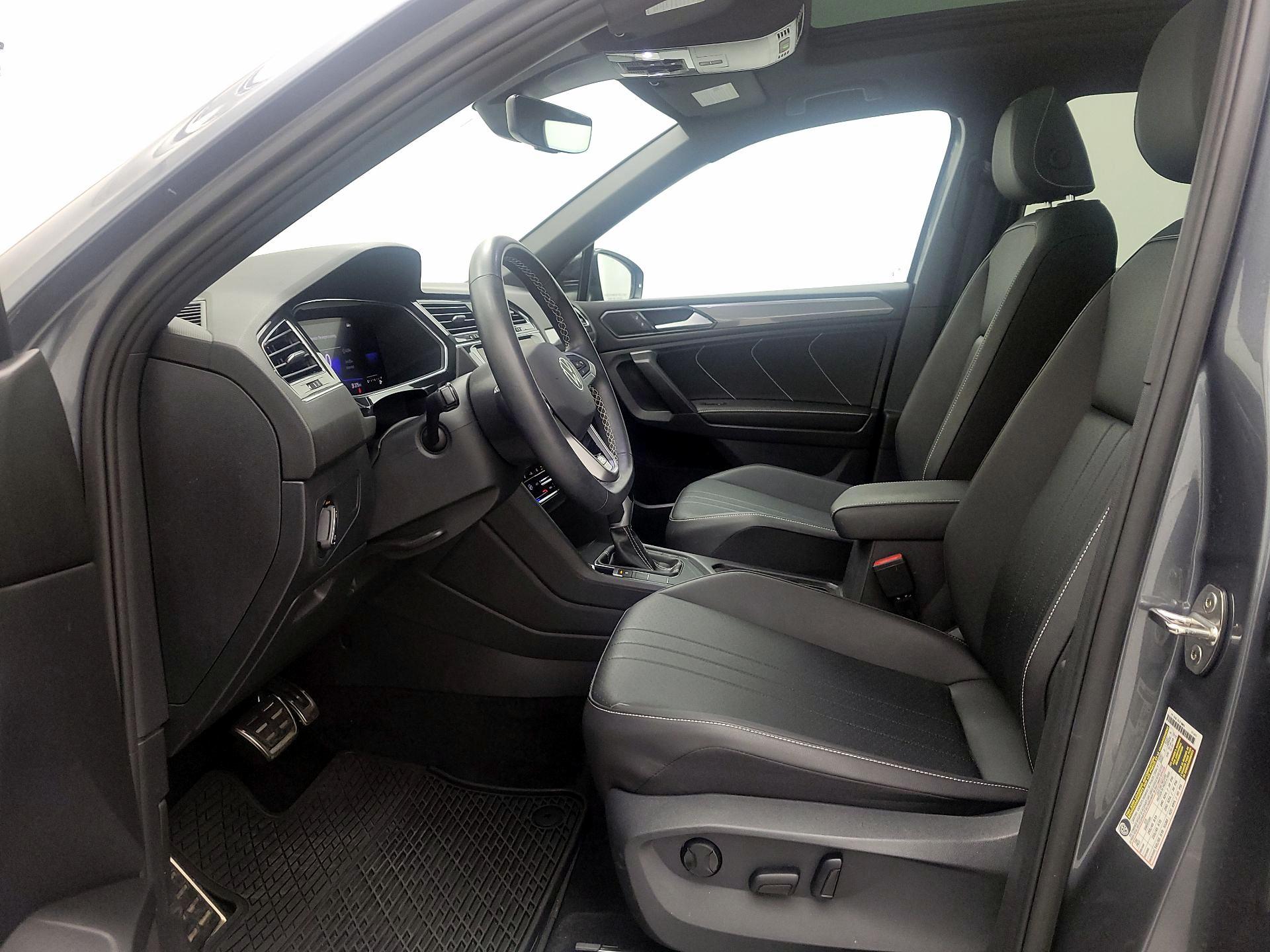 Thumbnail: 2023 Volkswagen Tiguan - 11