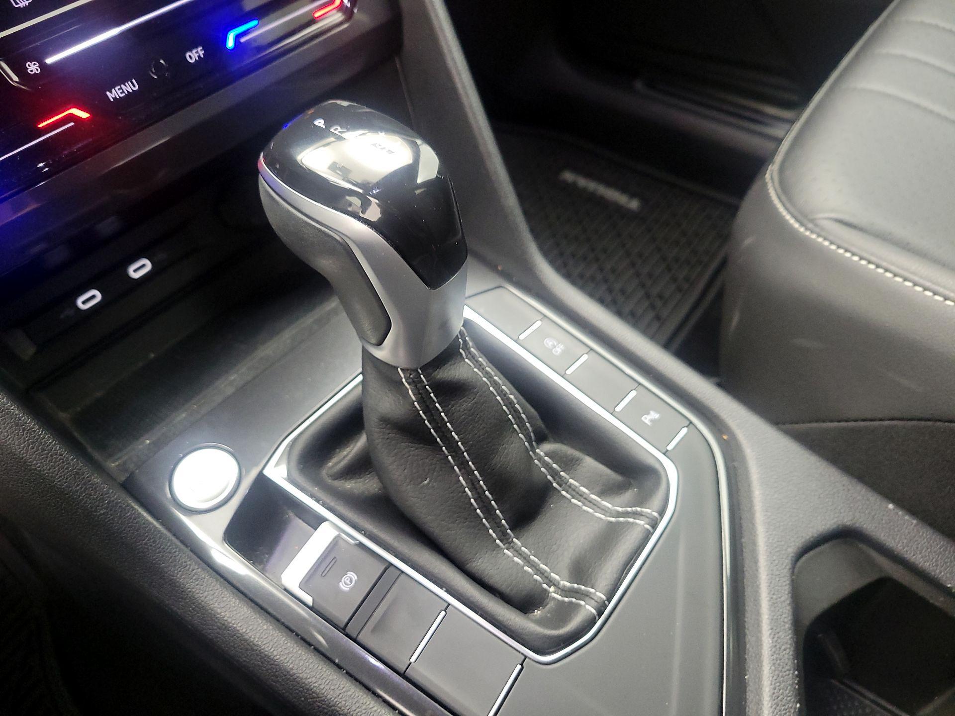 Thumbnail: 2023 Volkswagen Tiguan - 16