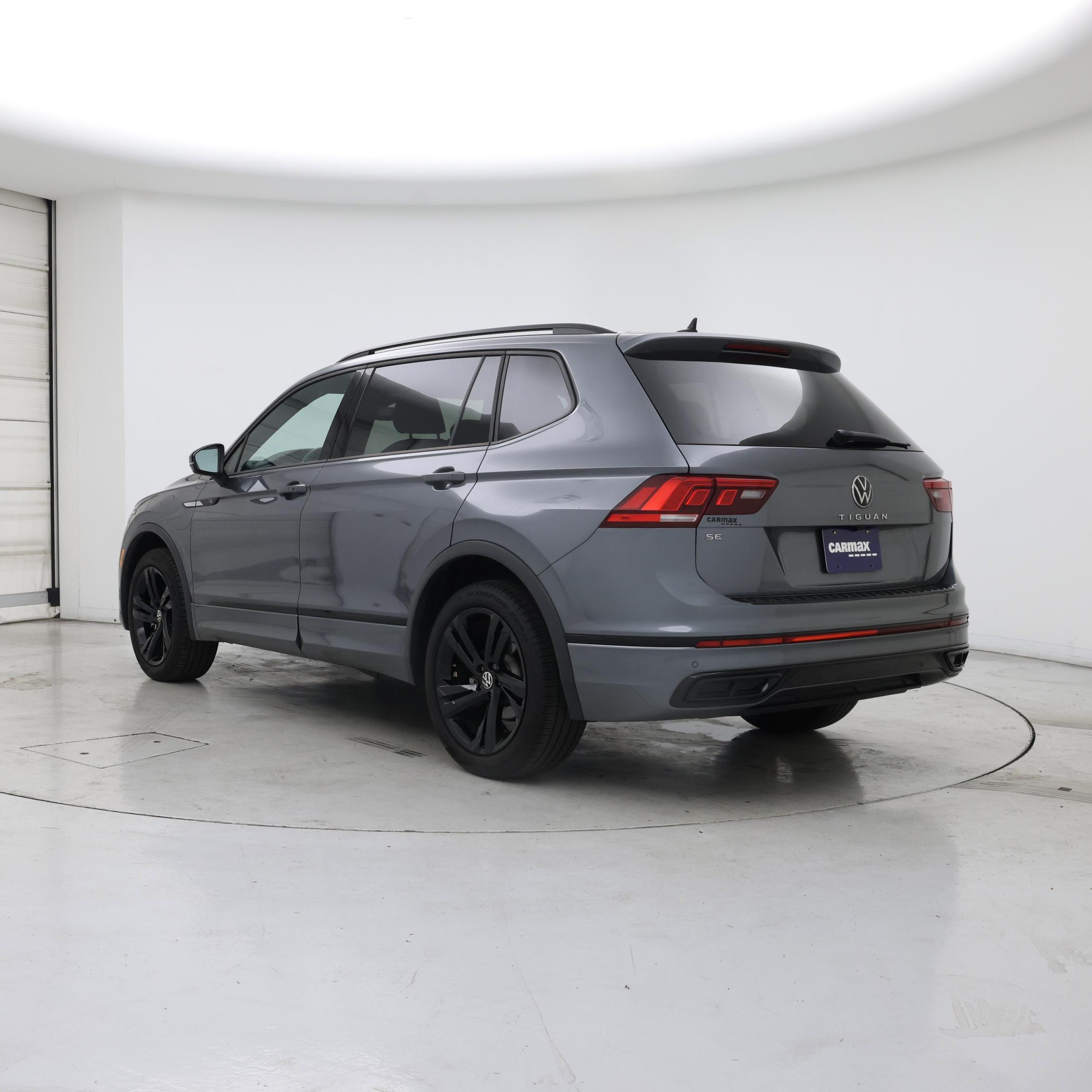 Thumbnail: 2023 Volkswagen Tiguan - 2