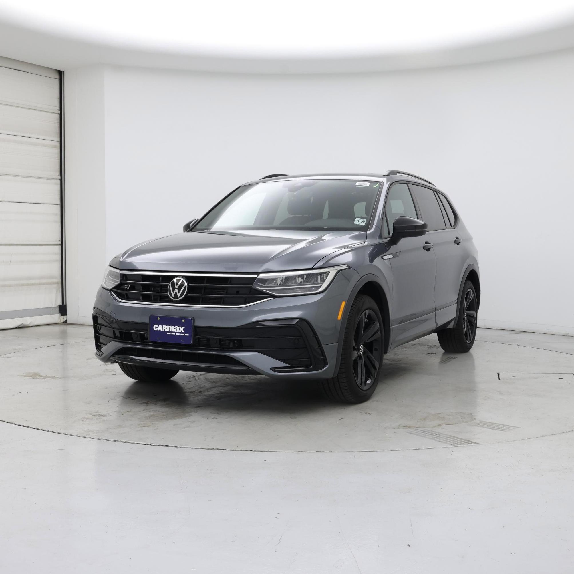 Thumbnail: 2023 Volkswagen Tiguan - 4