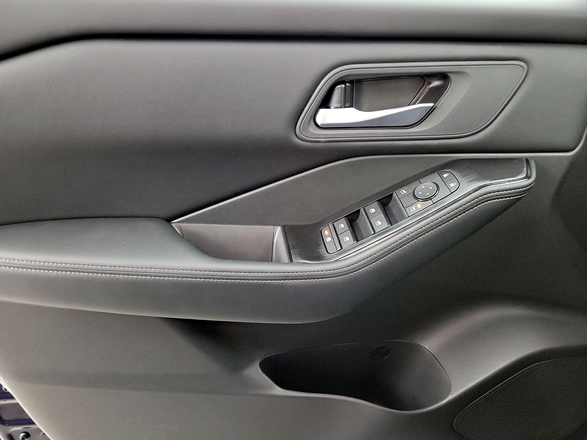 Thumbnail: 2026 Nissan Rogue - 12