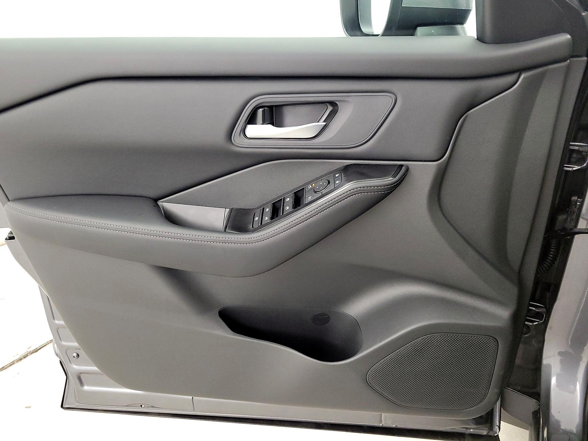 Thumbnail: 2026 Nissan Rogue - 12