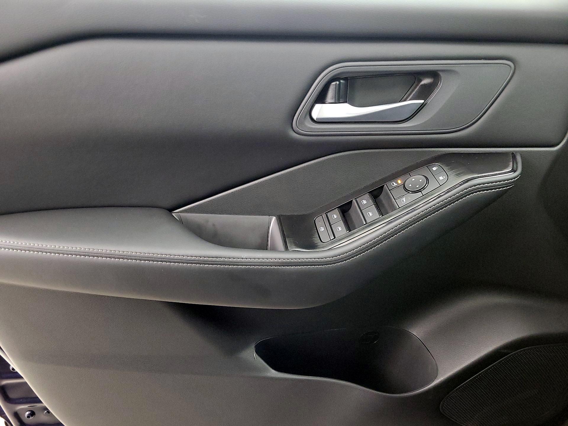 Thumbnail: 2026 Nissan Rogue - 12