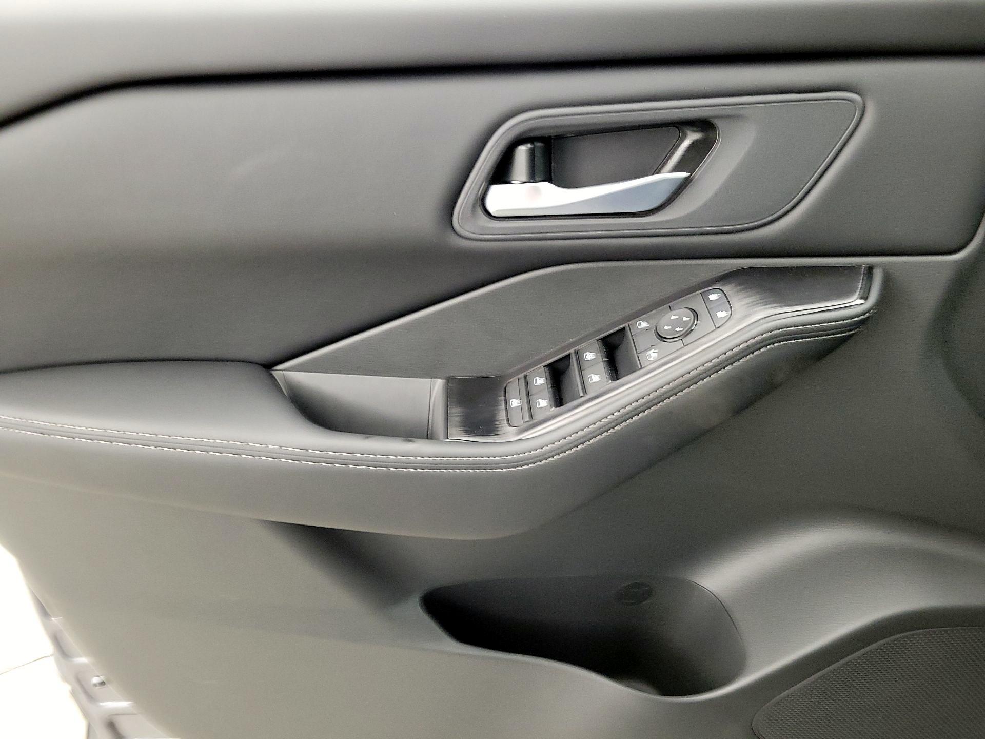 Thumbnail: 2026 Nissan Rogue - 12