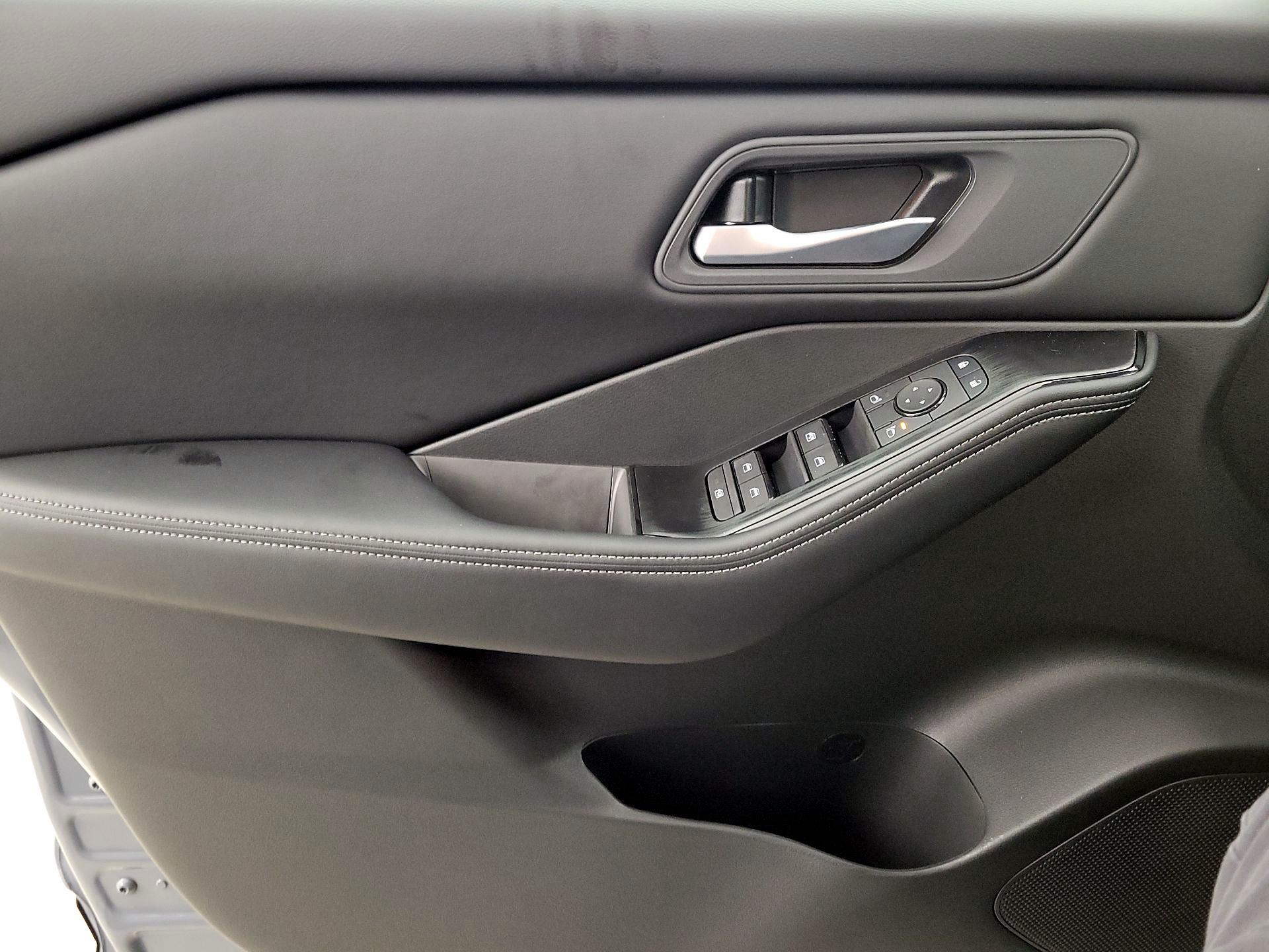 Thumbnail: 2026 Nissan Rogue - 12