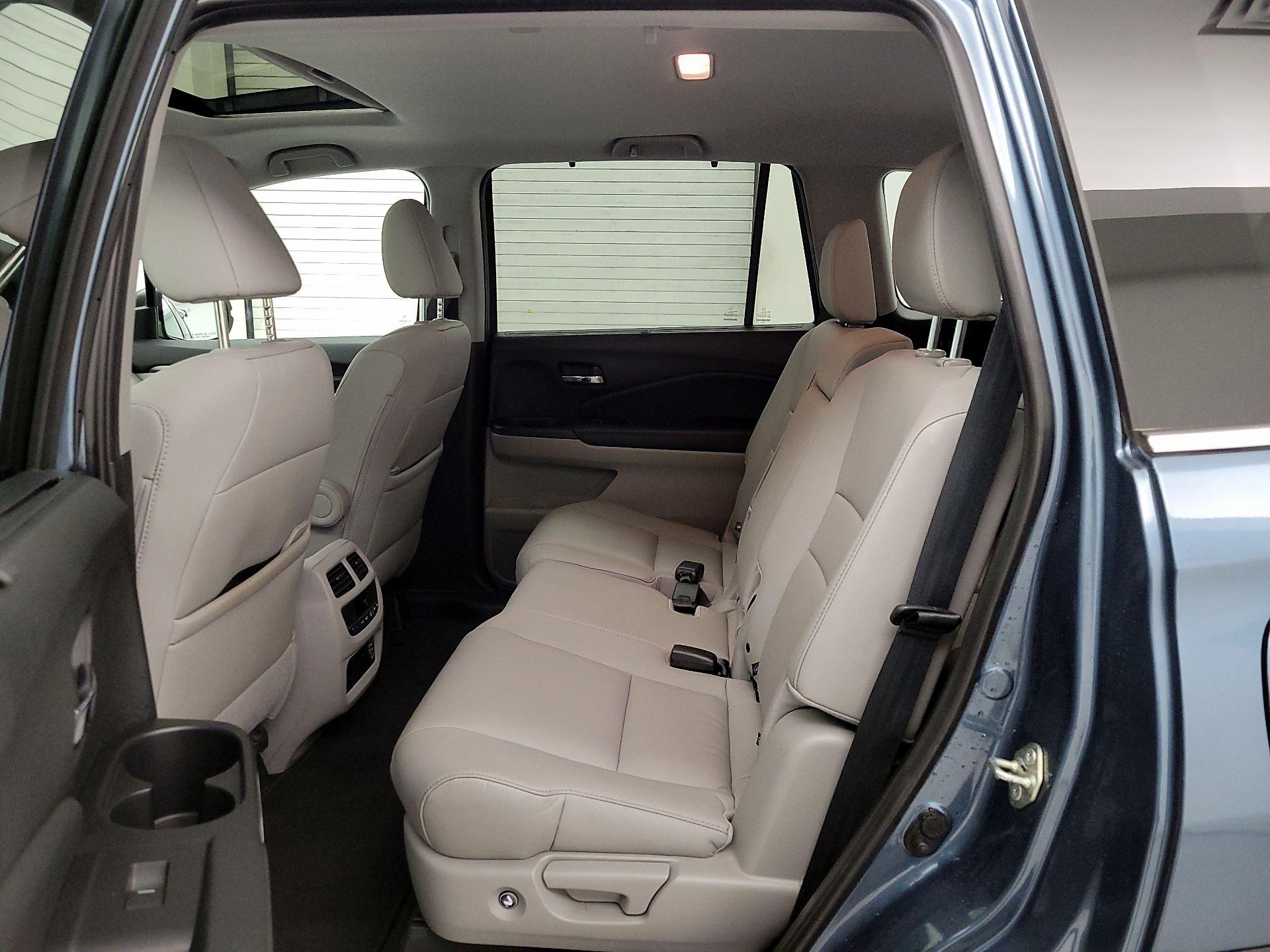 Thumbnail: 2020 Honda Pilot - 20