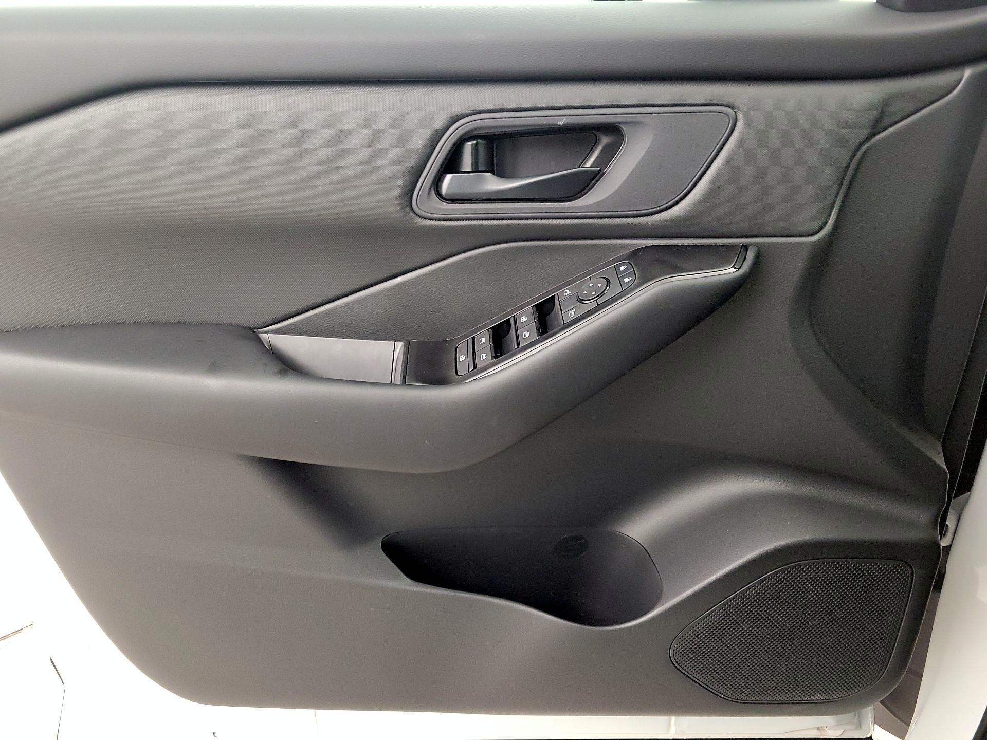 Thumbnail: 2026 Nissan Rogue - 12