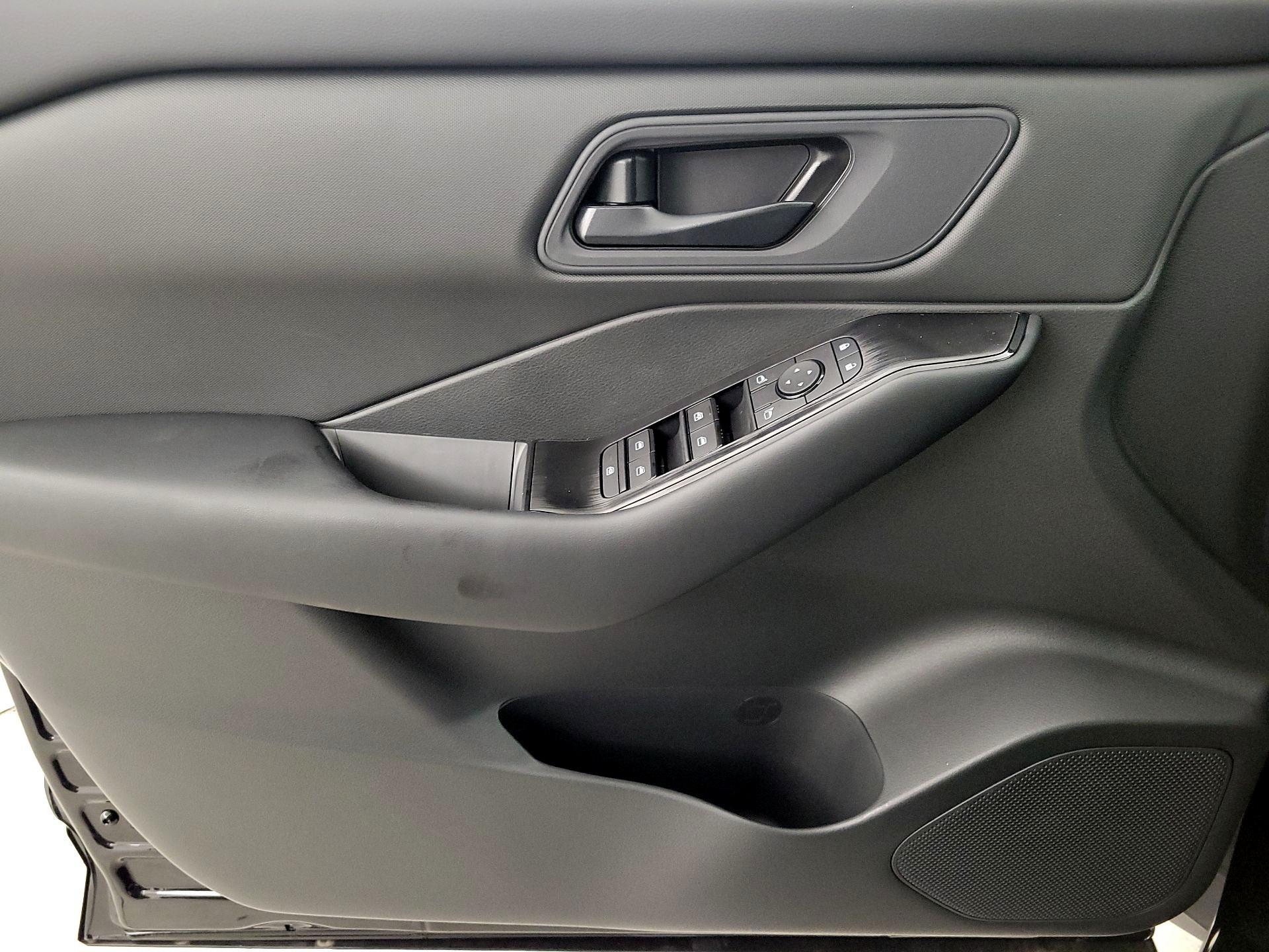 Thumbnail: 2026 Nissan Rogue - 12