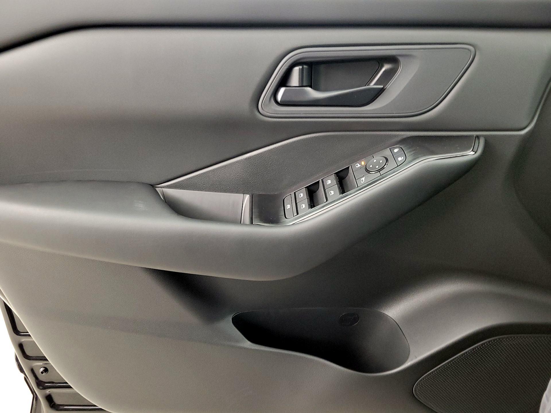 Thumbnail: 2026 Nissan Rogue - 12