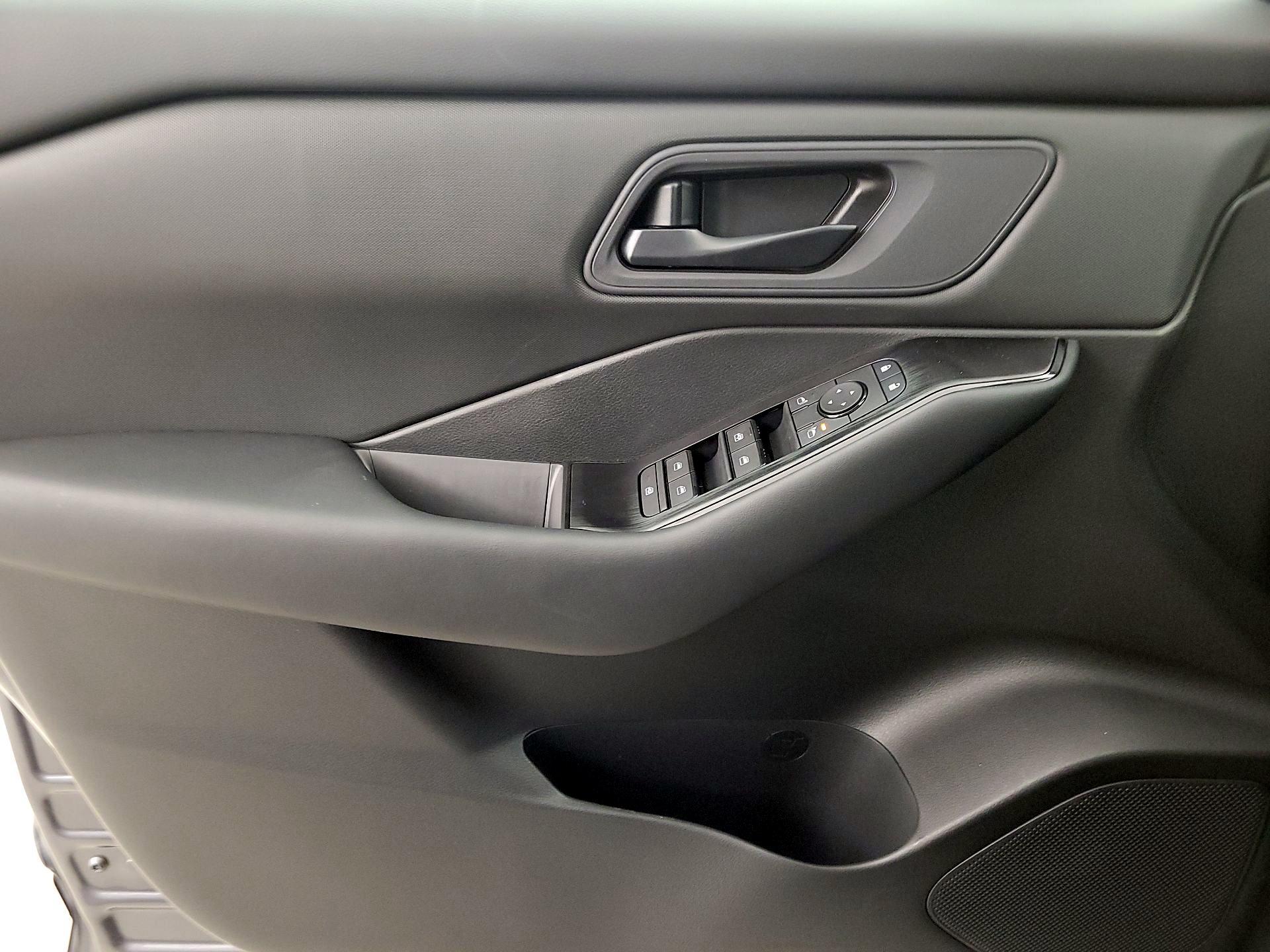 Thumbnail: 2026 Nissan Rogue - 12