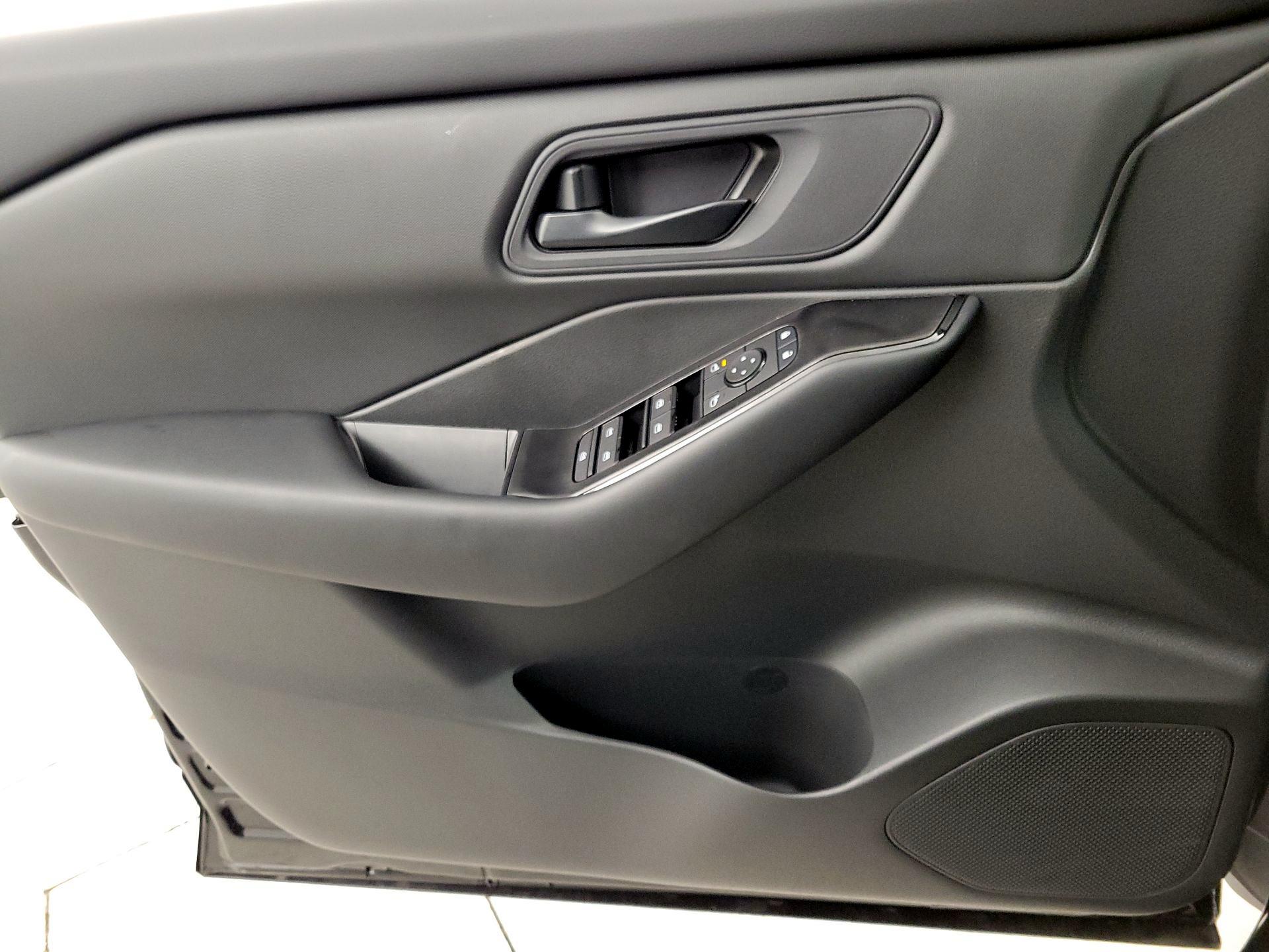 Thumbnail: 2026 Nissan Rogue - 12