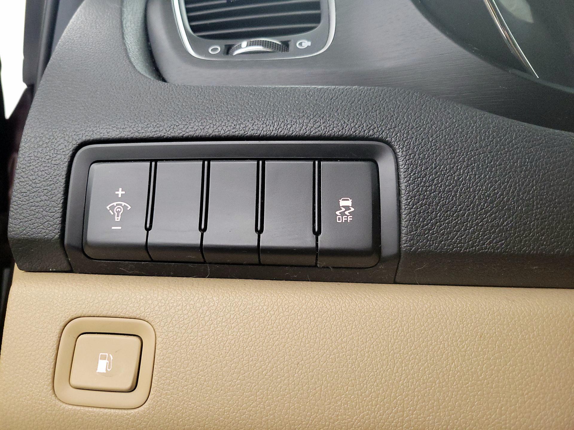 Thumbnail: 2019 Kia Sedona - 13