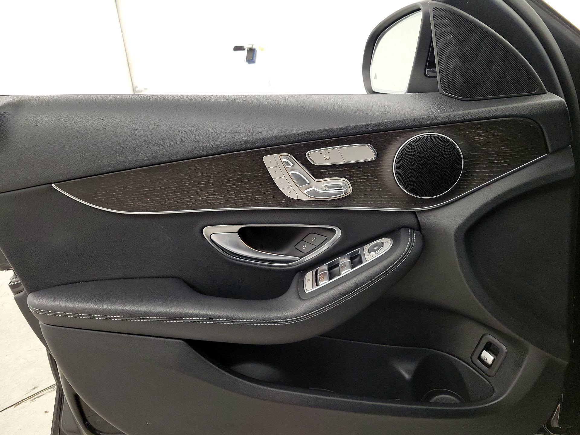 Thumbnail: 2019 Mercedes-Benz C-Class - 12