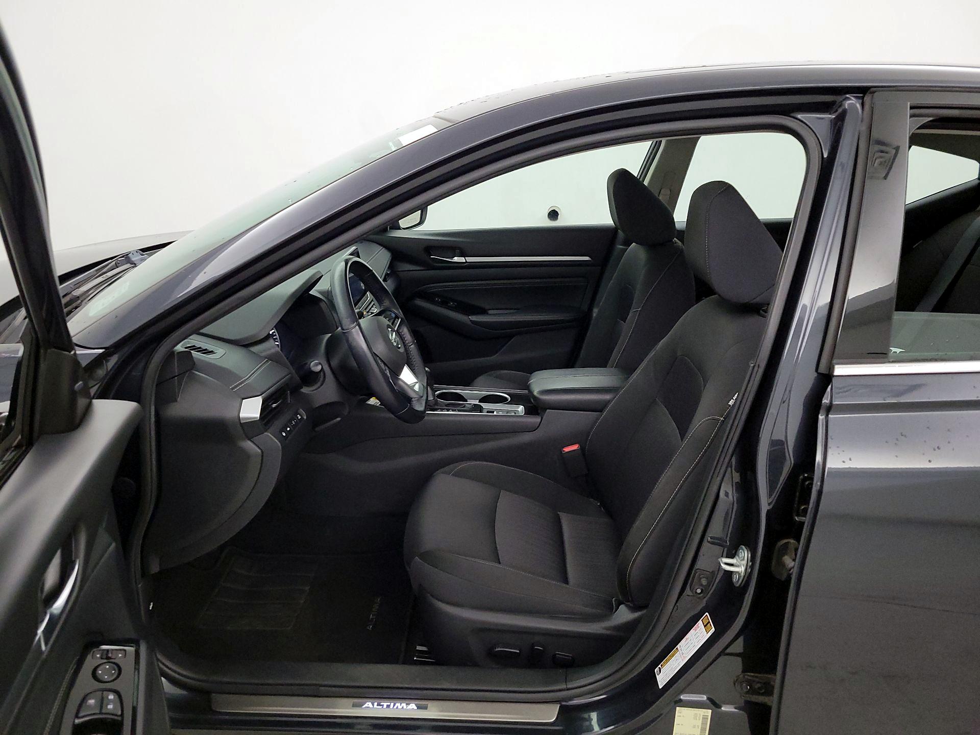 Thumbnail: 2020 Nissan Altima - 11