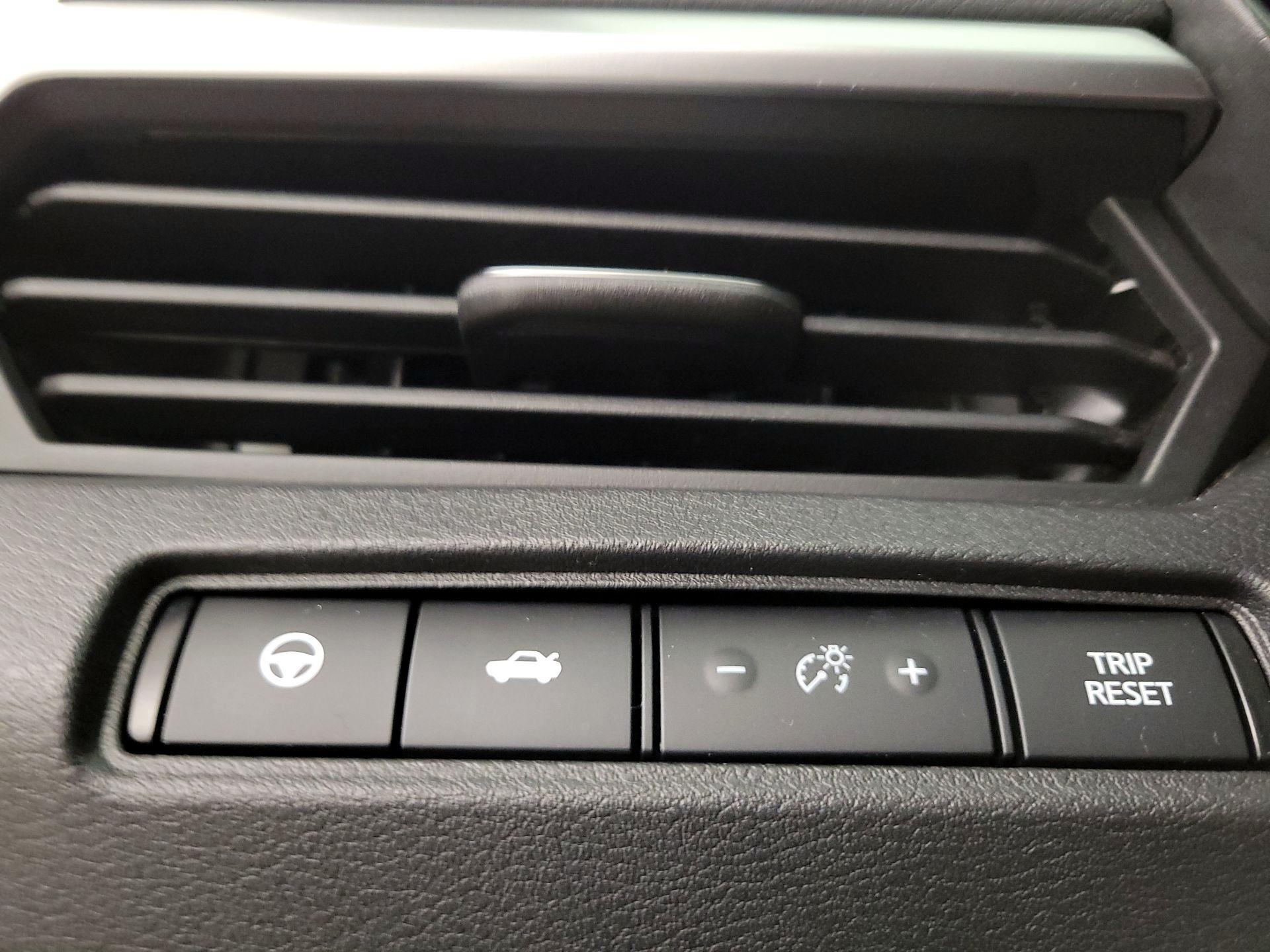 Thumbnail: 2020 Nissan Altima - 13