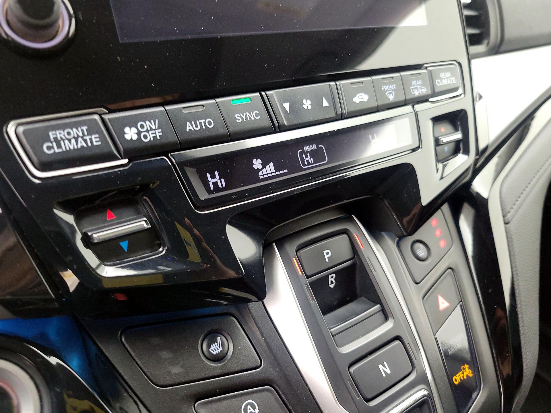 Thumbnail: 2023 Honda Odyssey - 16