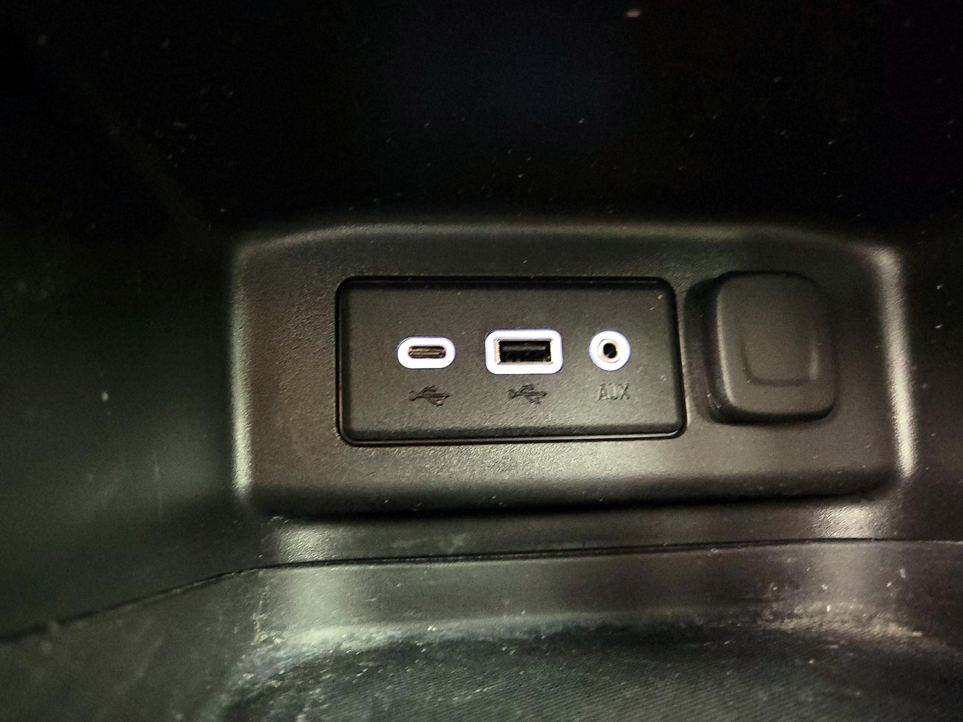 Thumbnail: 2019 Chevrolet Equinox - 19