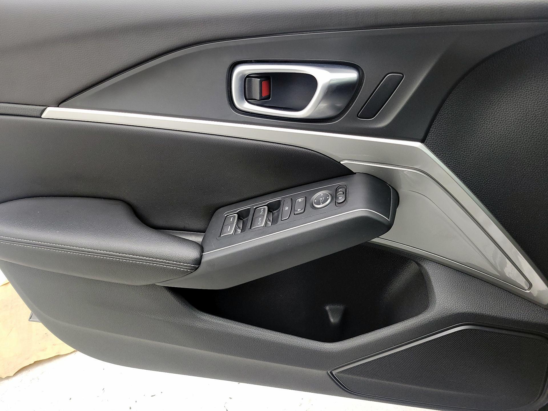 Thumbnail: 2025 Acura Integra - 12