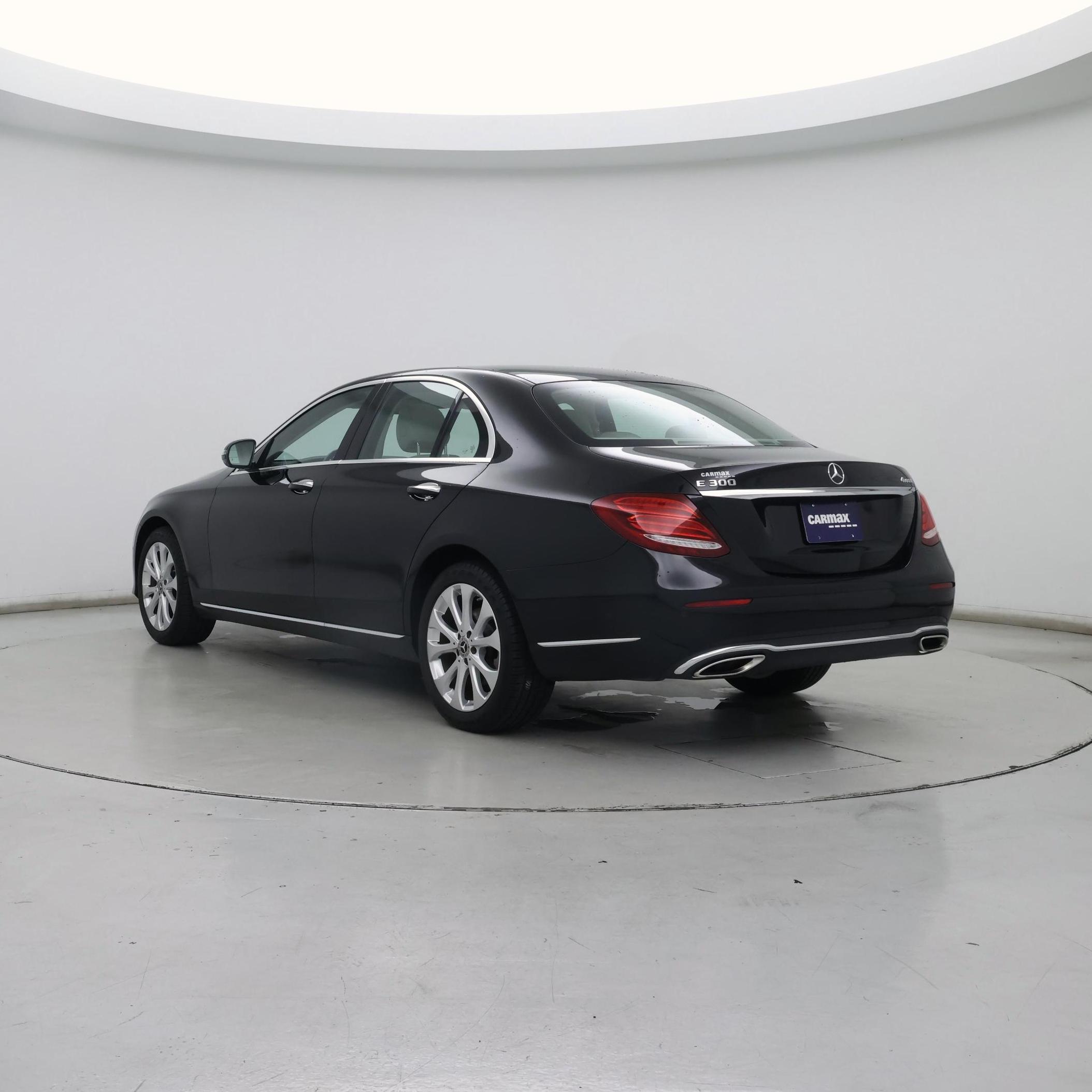 Thumbnail: 2018 Mercedes-Benz E-Class - 2