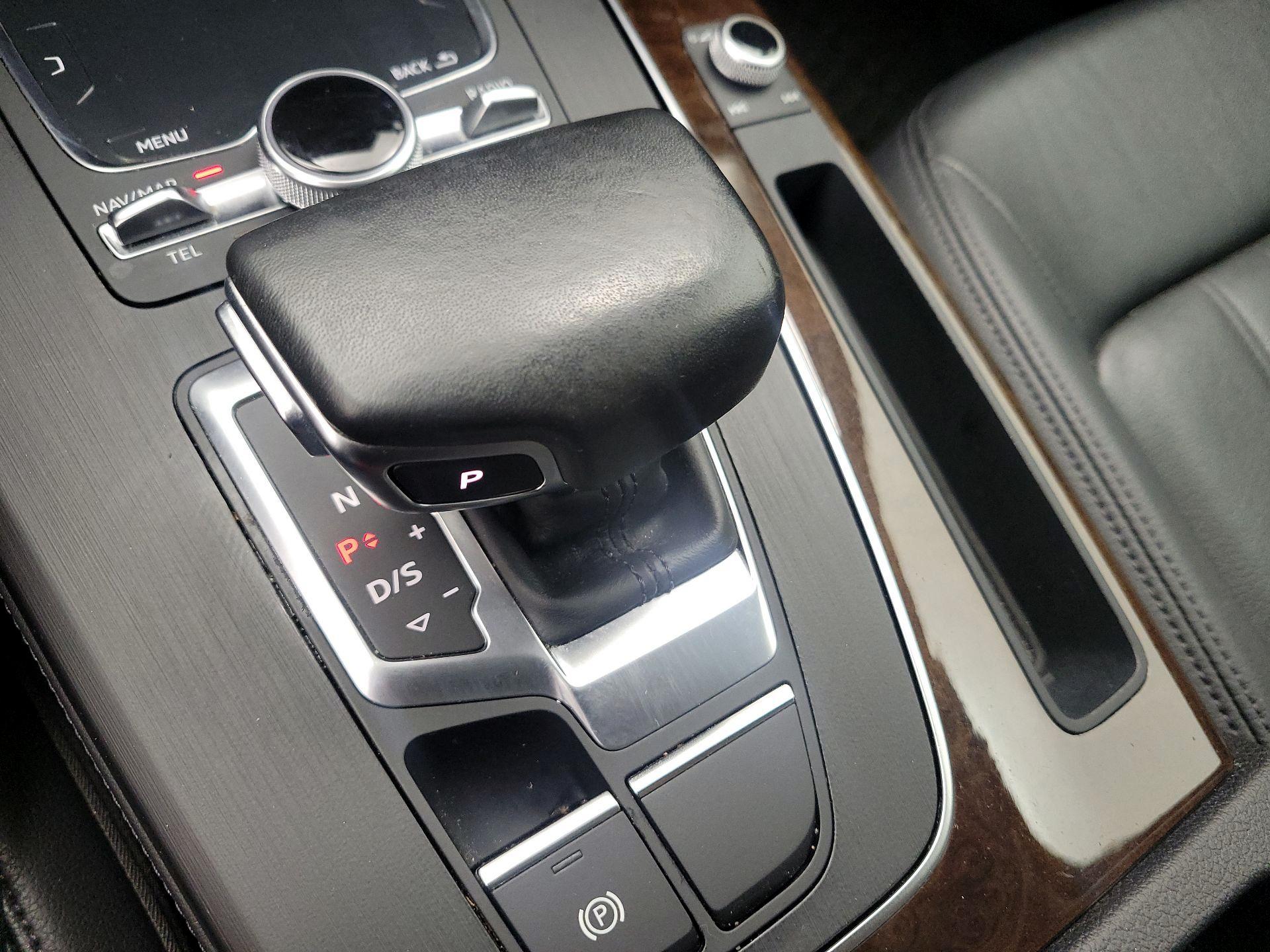 Thumbnail: 2019 Audi Q5 - 18