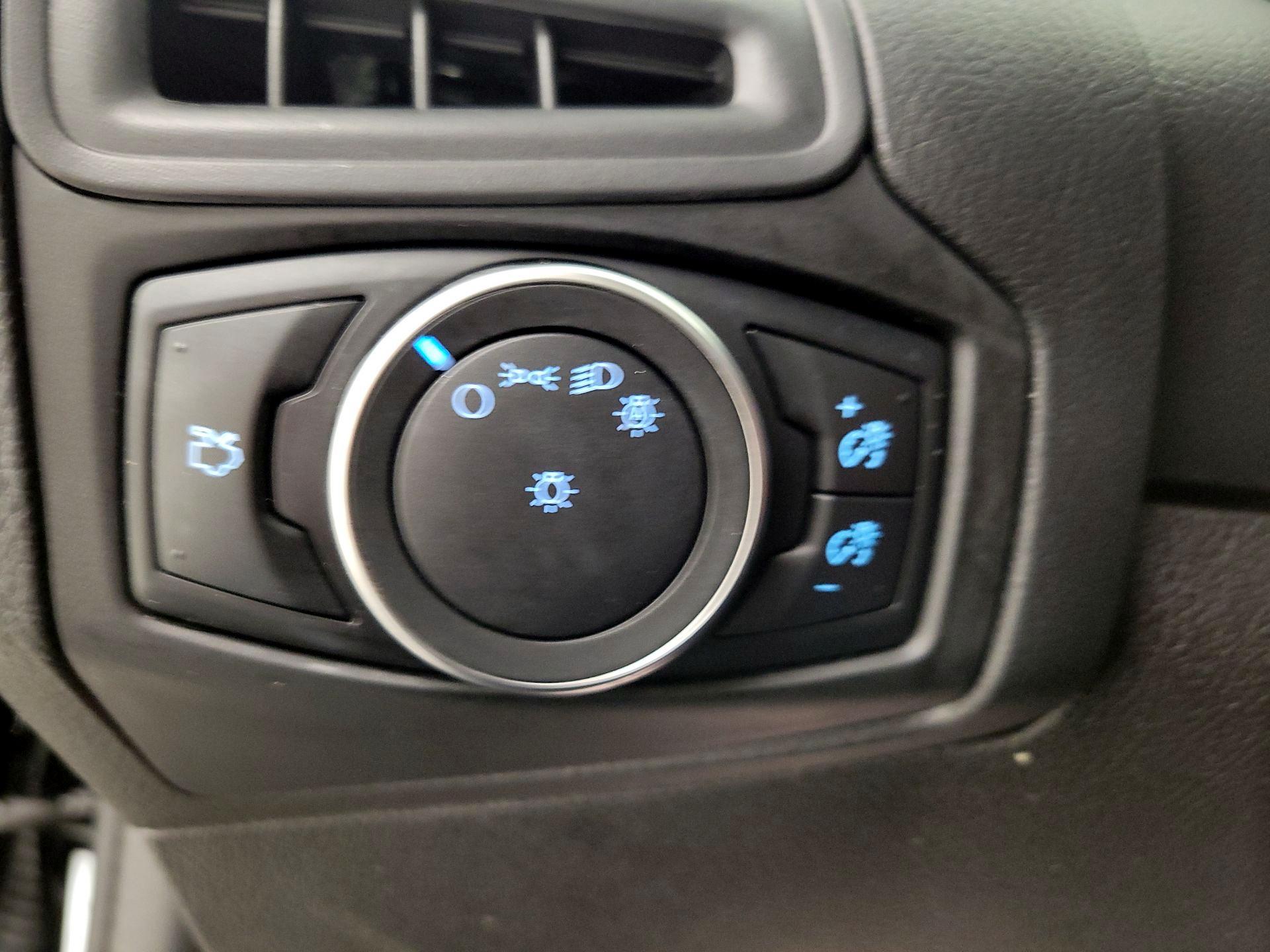 Thumbnail: 2018 Ford Focus - 13