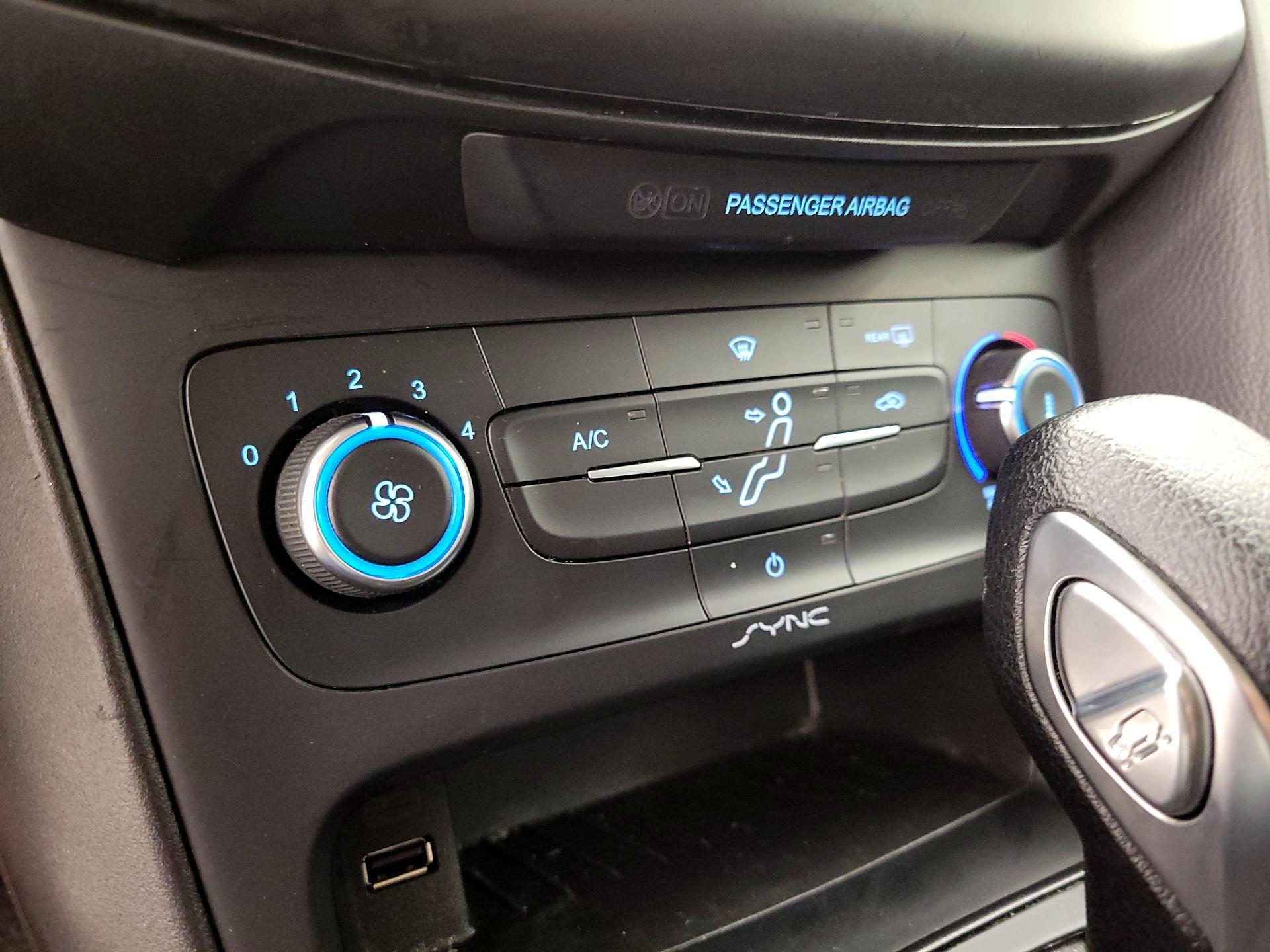 Thumbnail: 2018 Ford Focus - 16