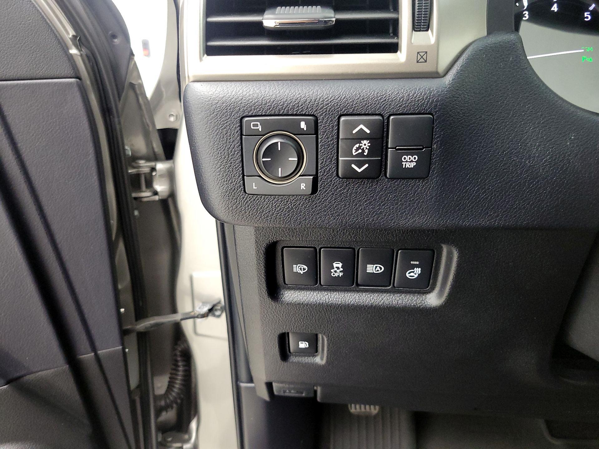 Thumbnail: 2021 Lexus GX - 13