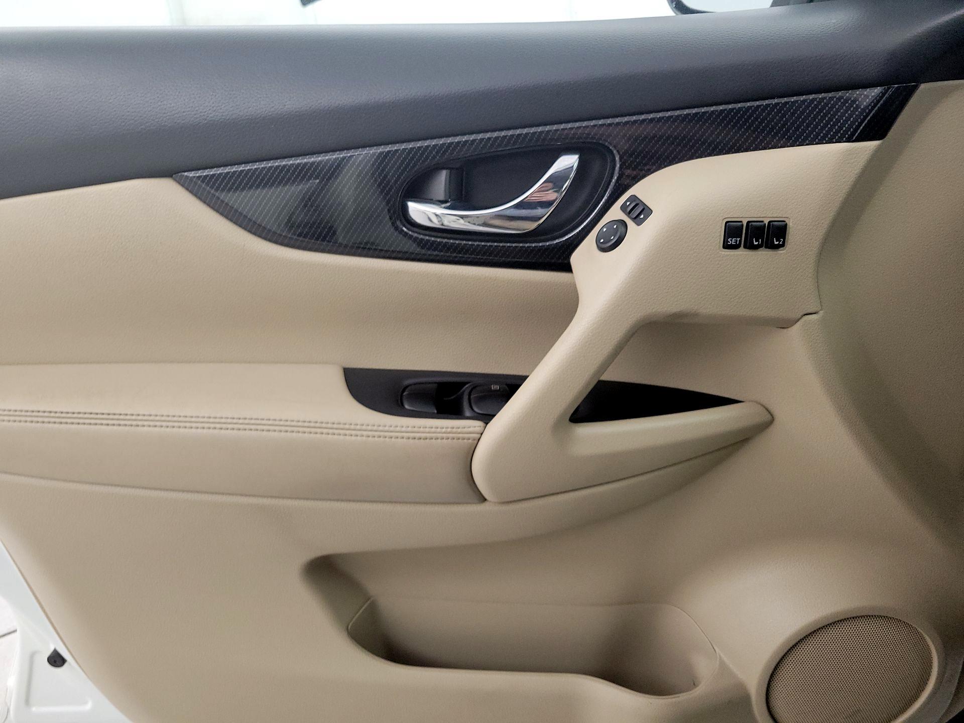 Thumbnail: 2019 Nissan Rogue - 12