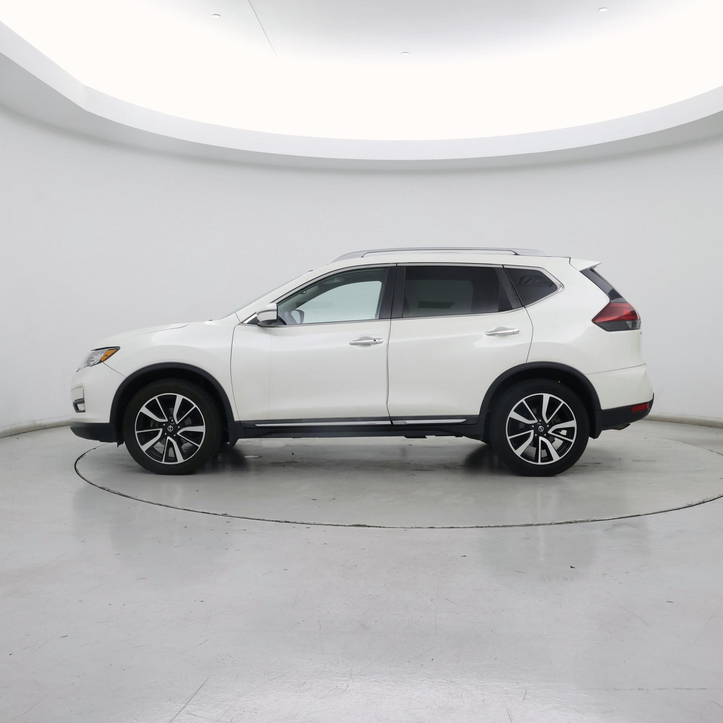 Thumbnail: 2019 Nissan Rogue - 3