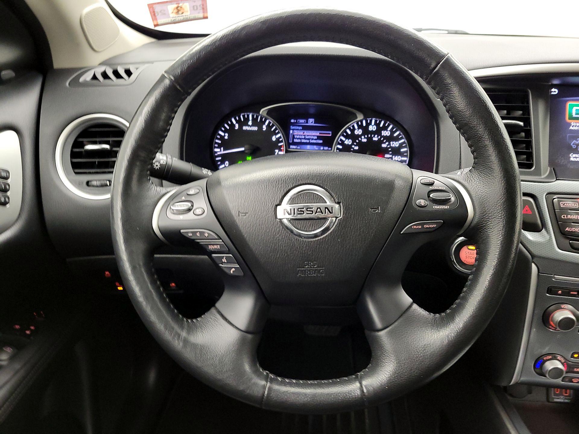 Thumbnail: 2019 Nissan Pathfinder - 10