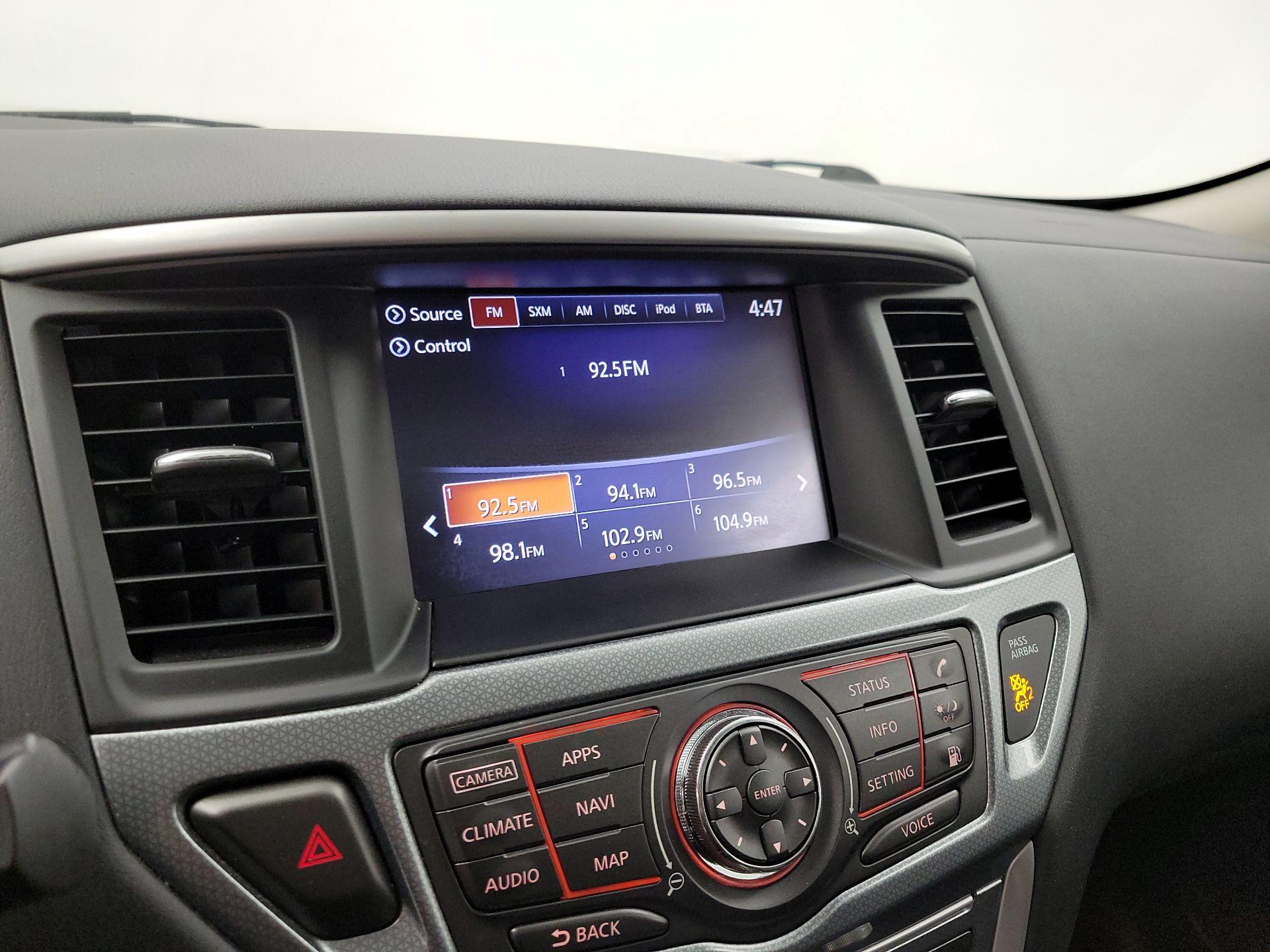 Thumbnail: 2019 Nissan Pathfinder - 16