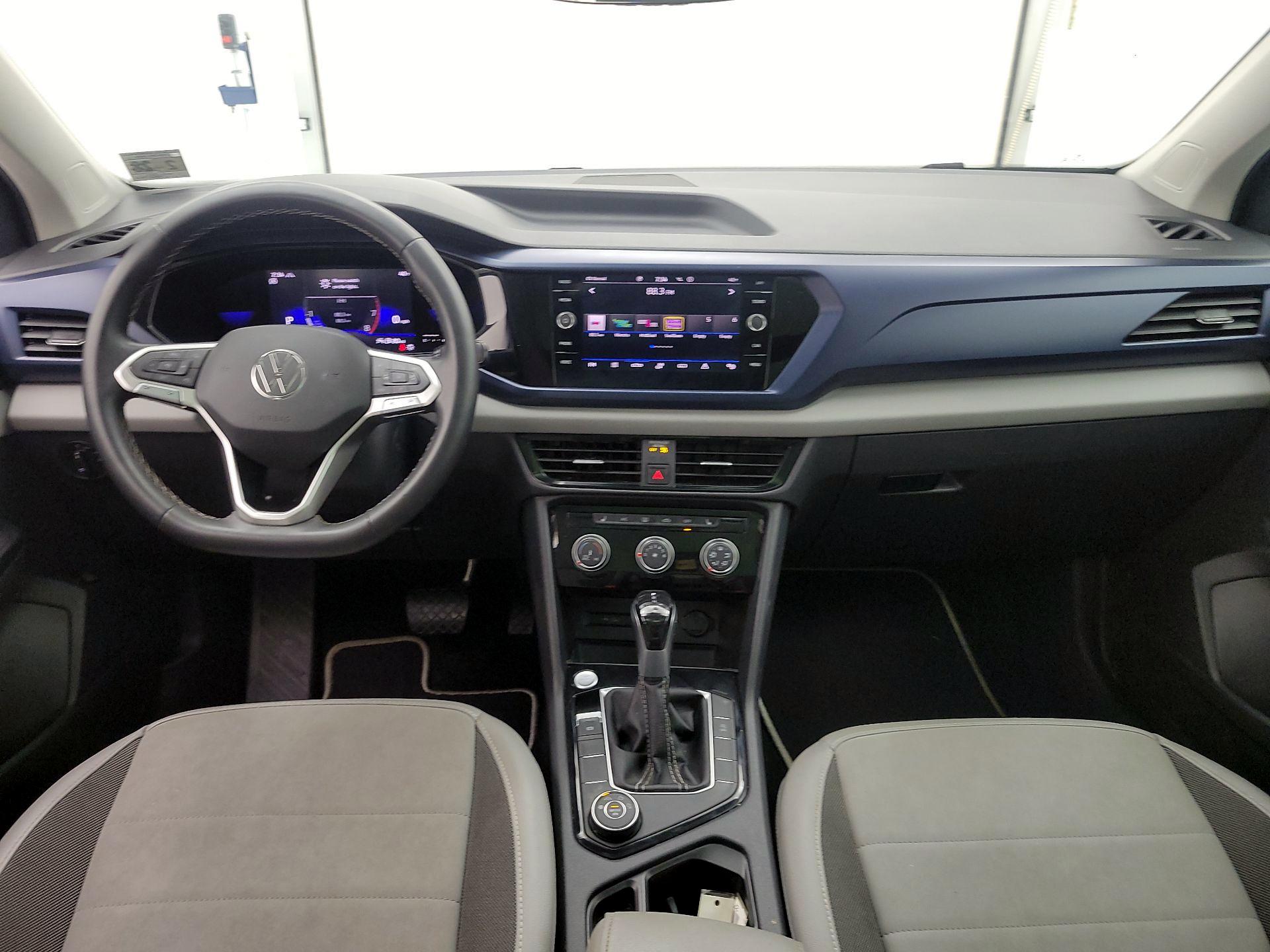 Thumbnail: 2023 Volkswagen Taos - 9