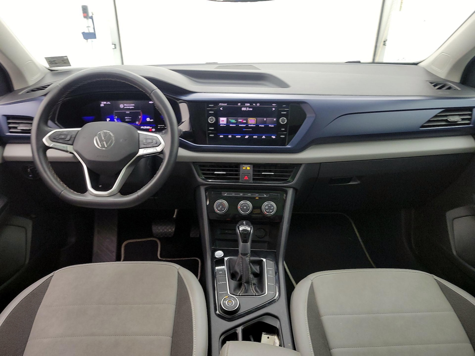 2023 Volkswagen Taos SE - Photo 10