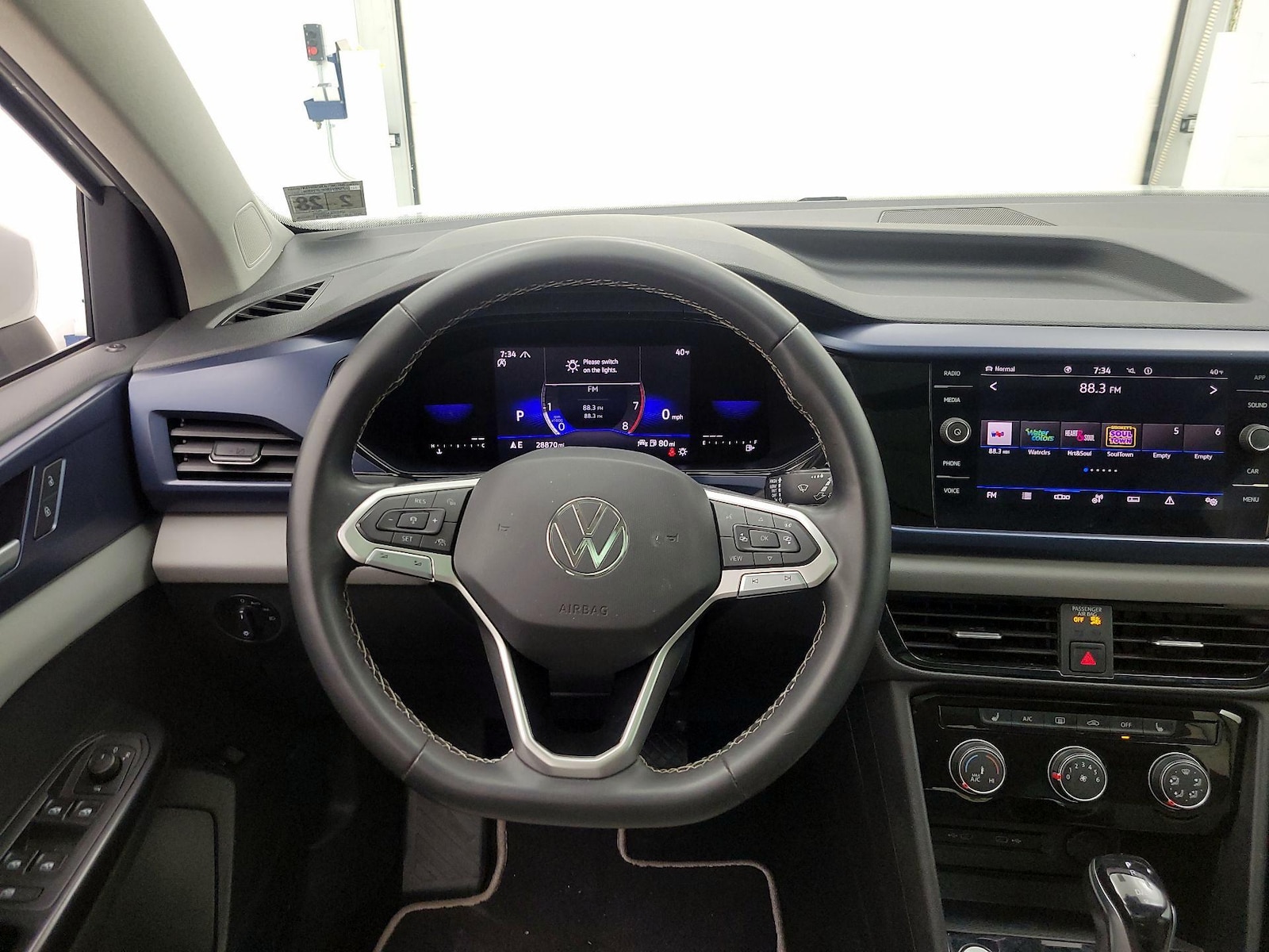 2023 Volkswagen Taos SE - Photo 11