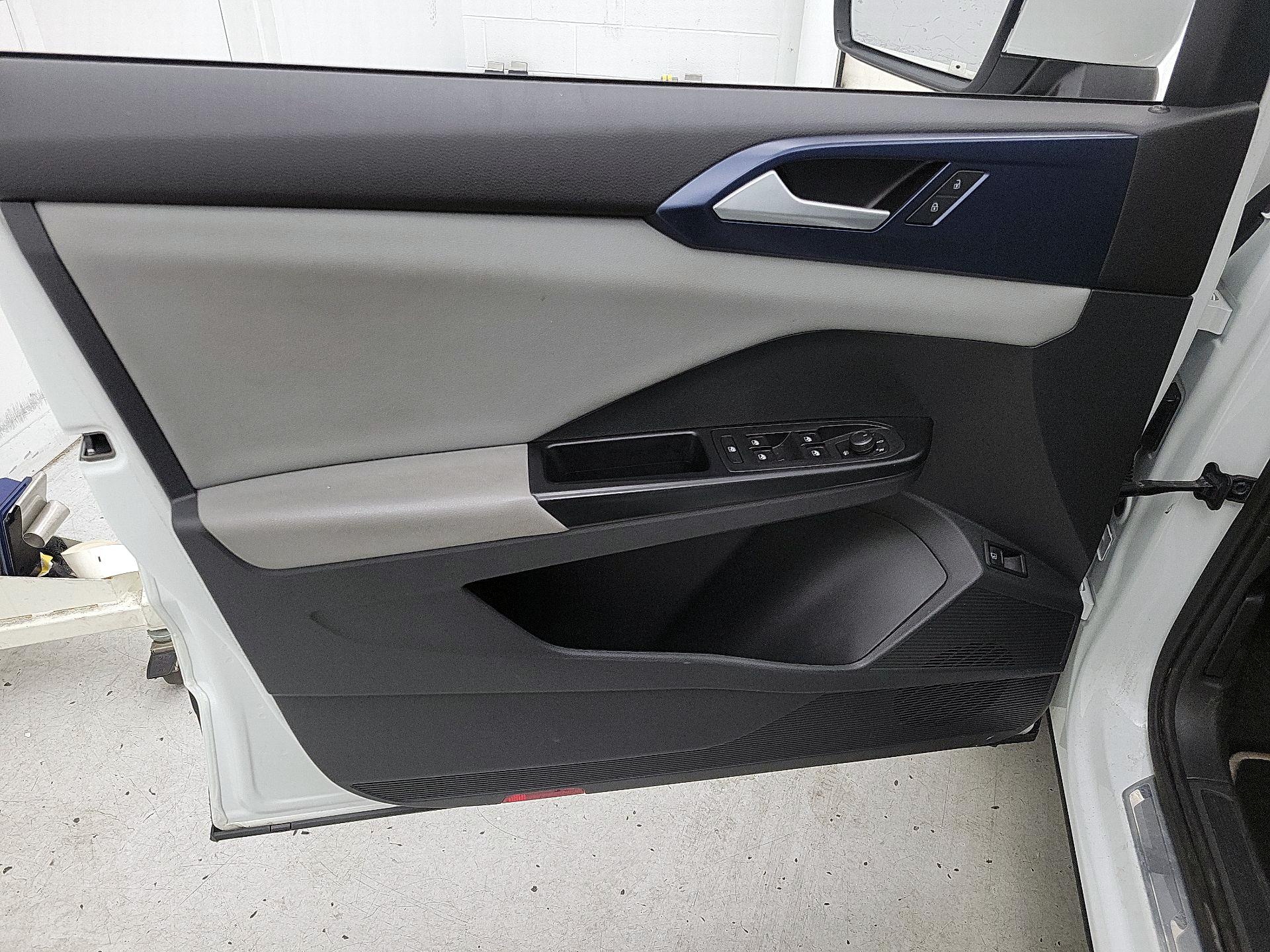 Thumbnail: 2023 Volkswagen Taos - 12