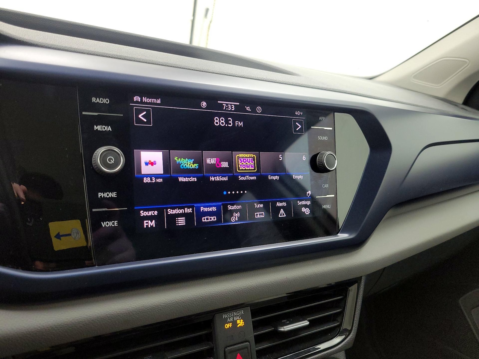 2023 Volkswagen Taos SE - Photo 16