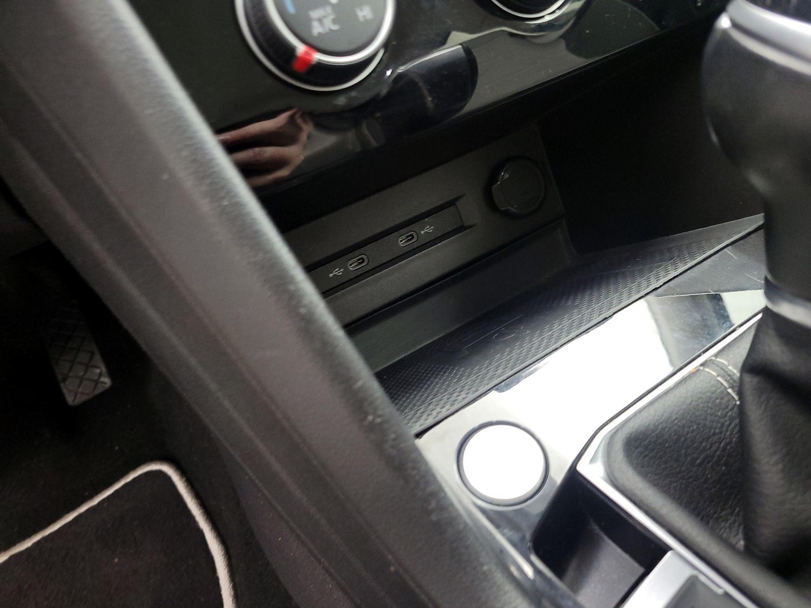 2023 Volkswagen Taos SE - Photo 19