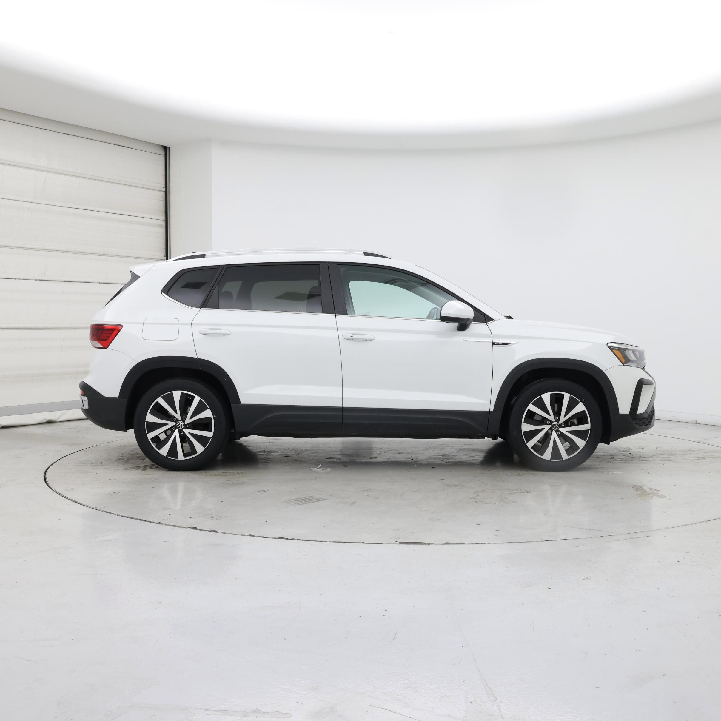 Thumbnail: 2023 Volkswagen Taos - 7