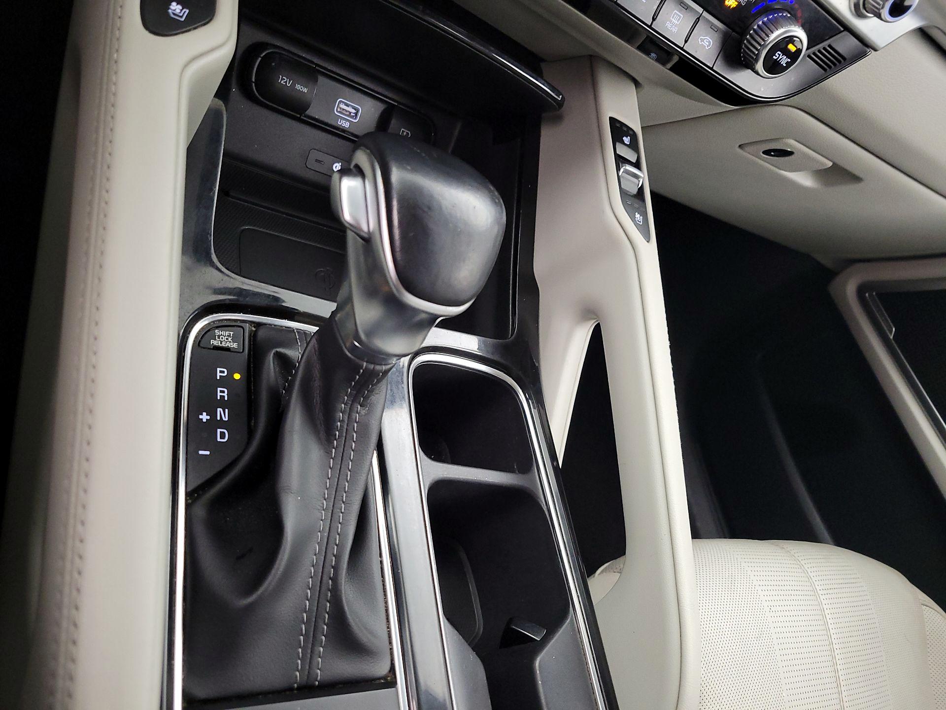 Thumbnail: 2021 Kia Telluride - 18